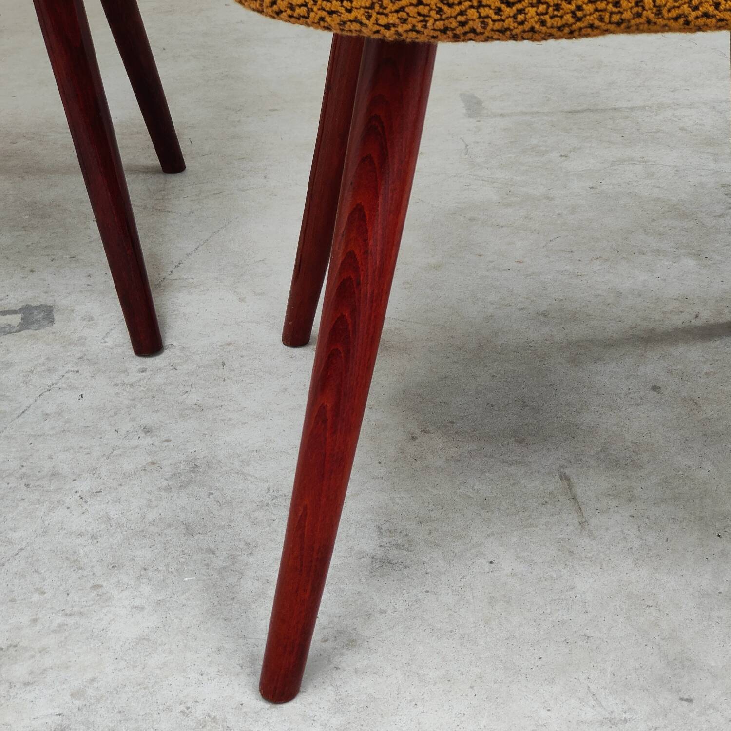 Set of 4 TON 515 / 2 chairs by Oswald Haerdtl (Thonet) wood and mustard fabric