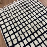 Moroccan rug made of natural wool, handmade, 3x2 m.