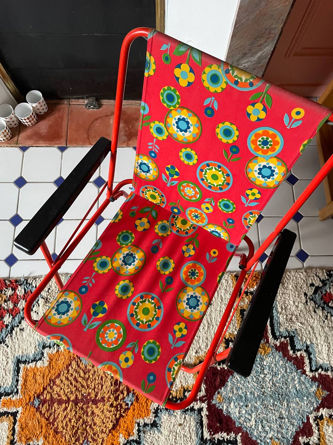 70' flowered folding chair