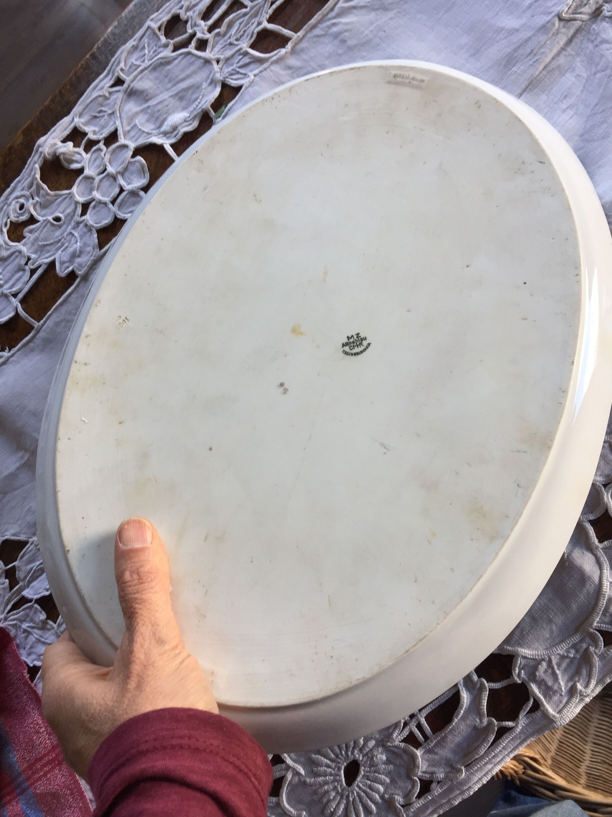 Oval porcelain dish with flower decoration