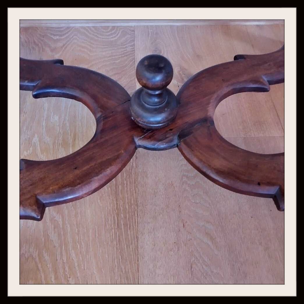 Gaïac wood table from the 17th century