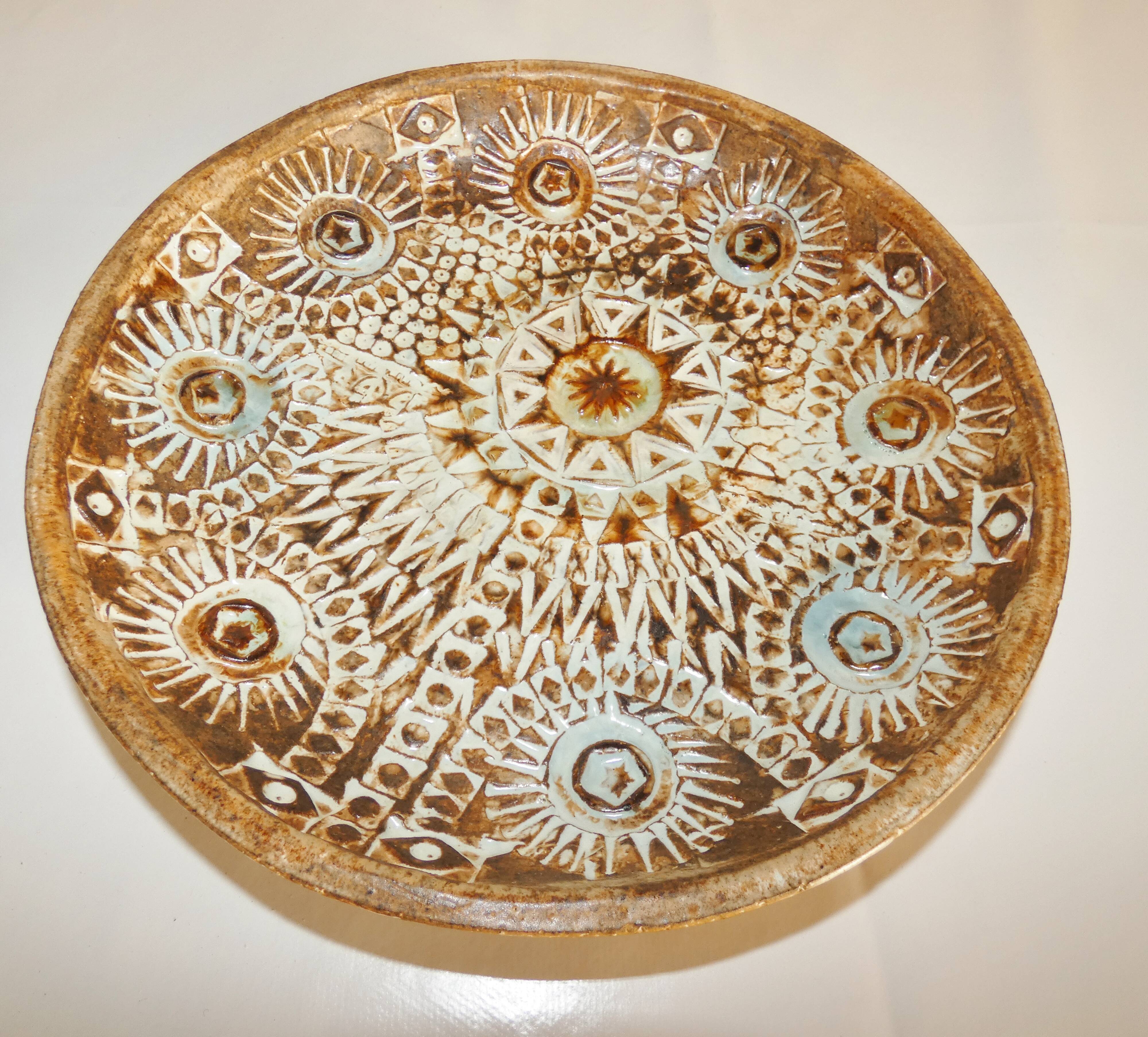 Pat and Joe Rowland Grand Plat Ceramic Scarified Sant-Vicens Perpignan 1970