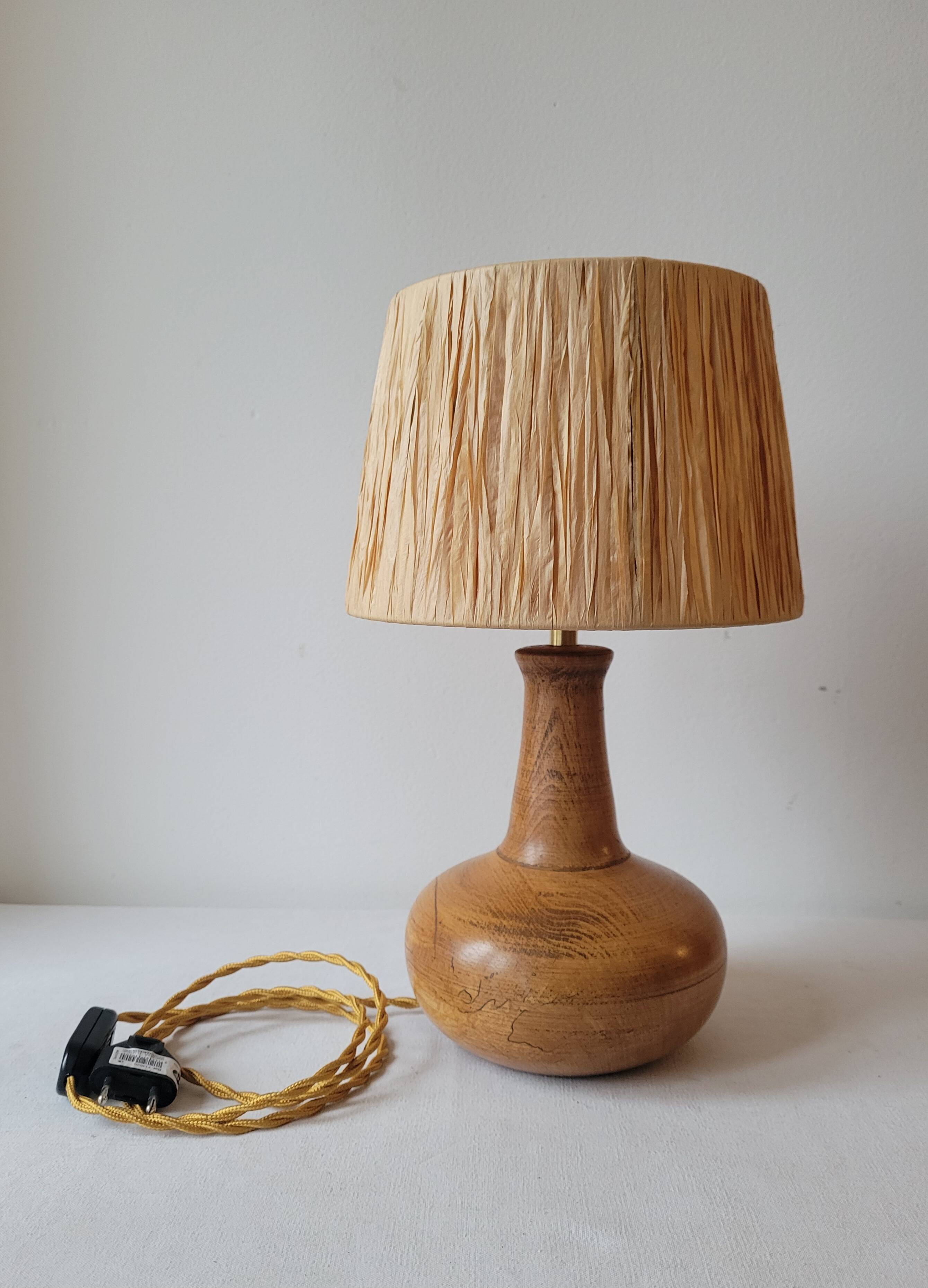Wooden and raffia lamp