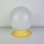Applique, plafonnier Art déco globe en opaline et socle jaune