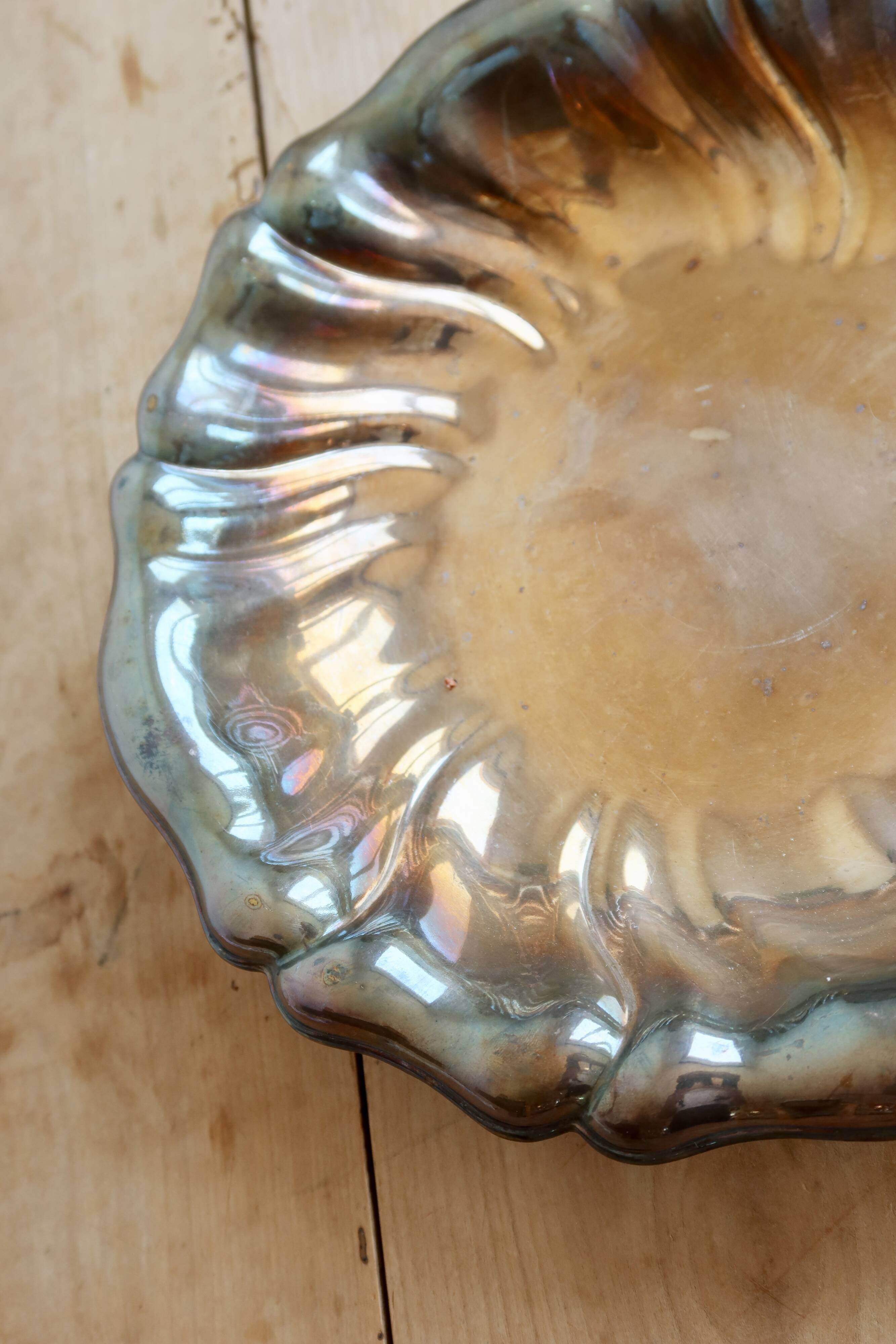 Coupe vintage en métal argenté – Bords chantournés