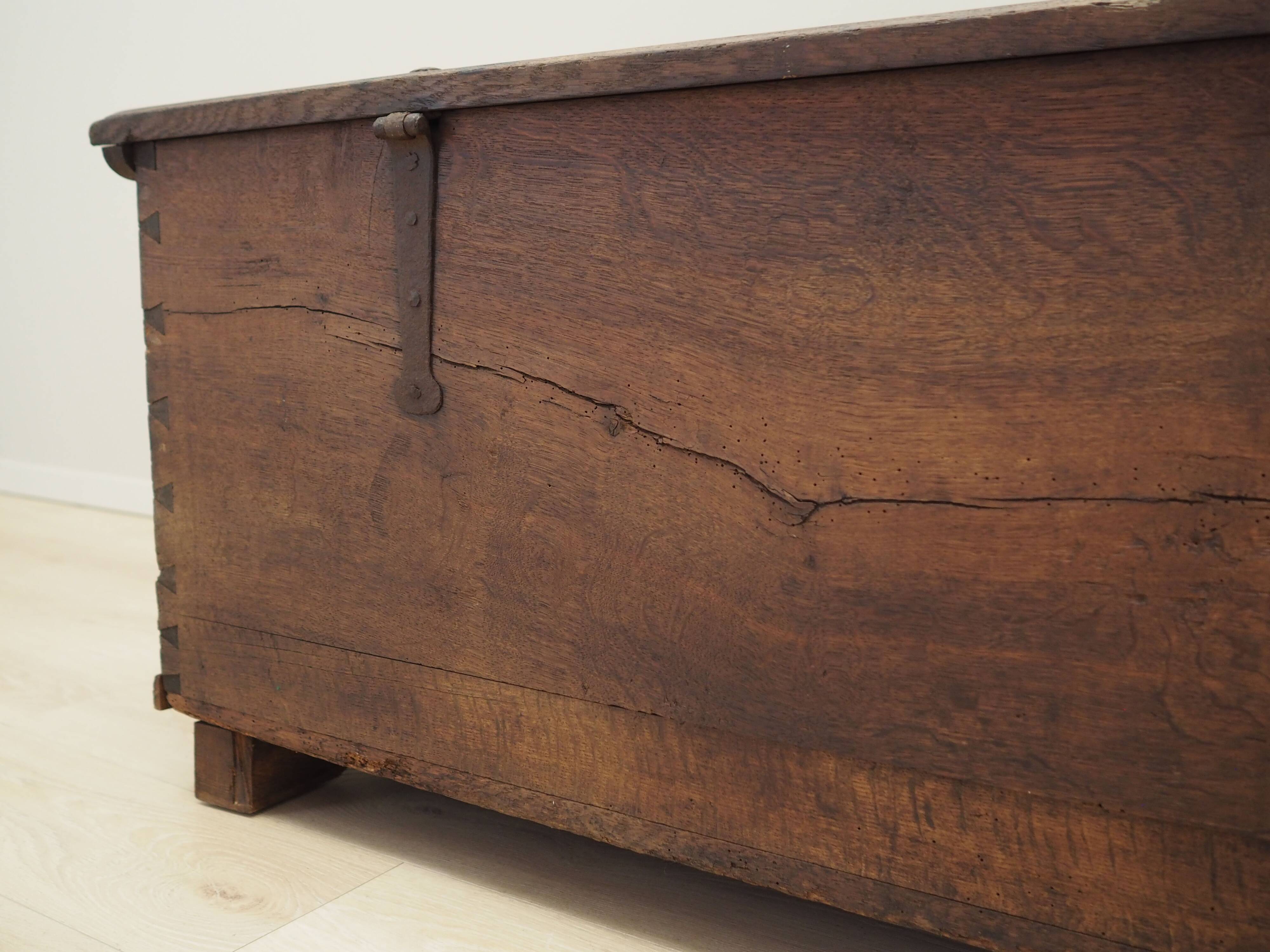 Oak chest, Scandinavian design, 18th century