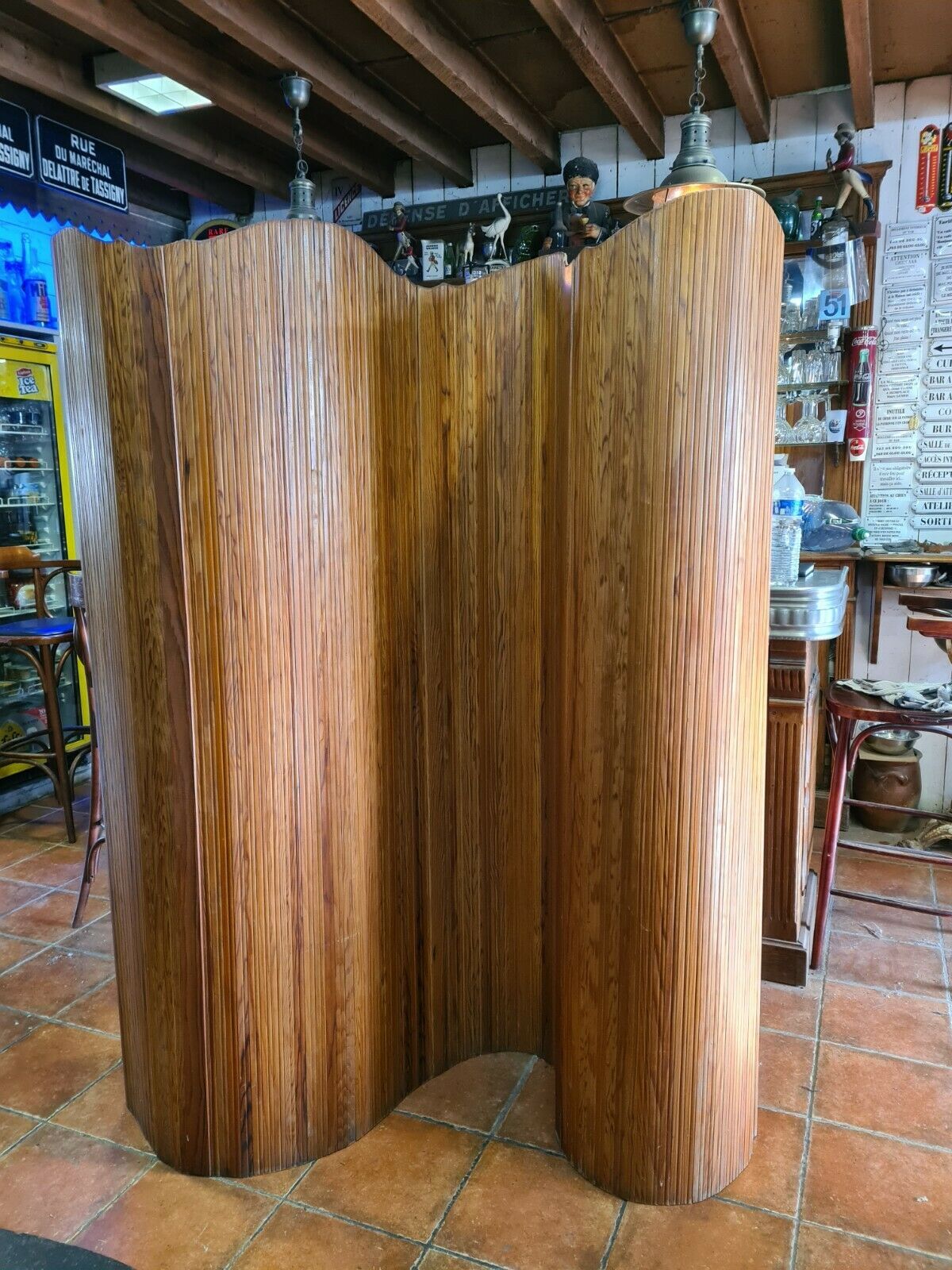 American screen in pitchpin