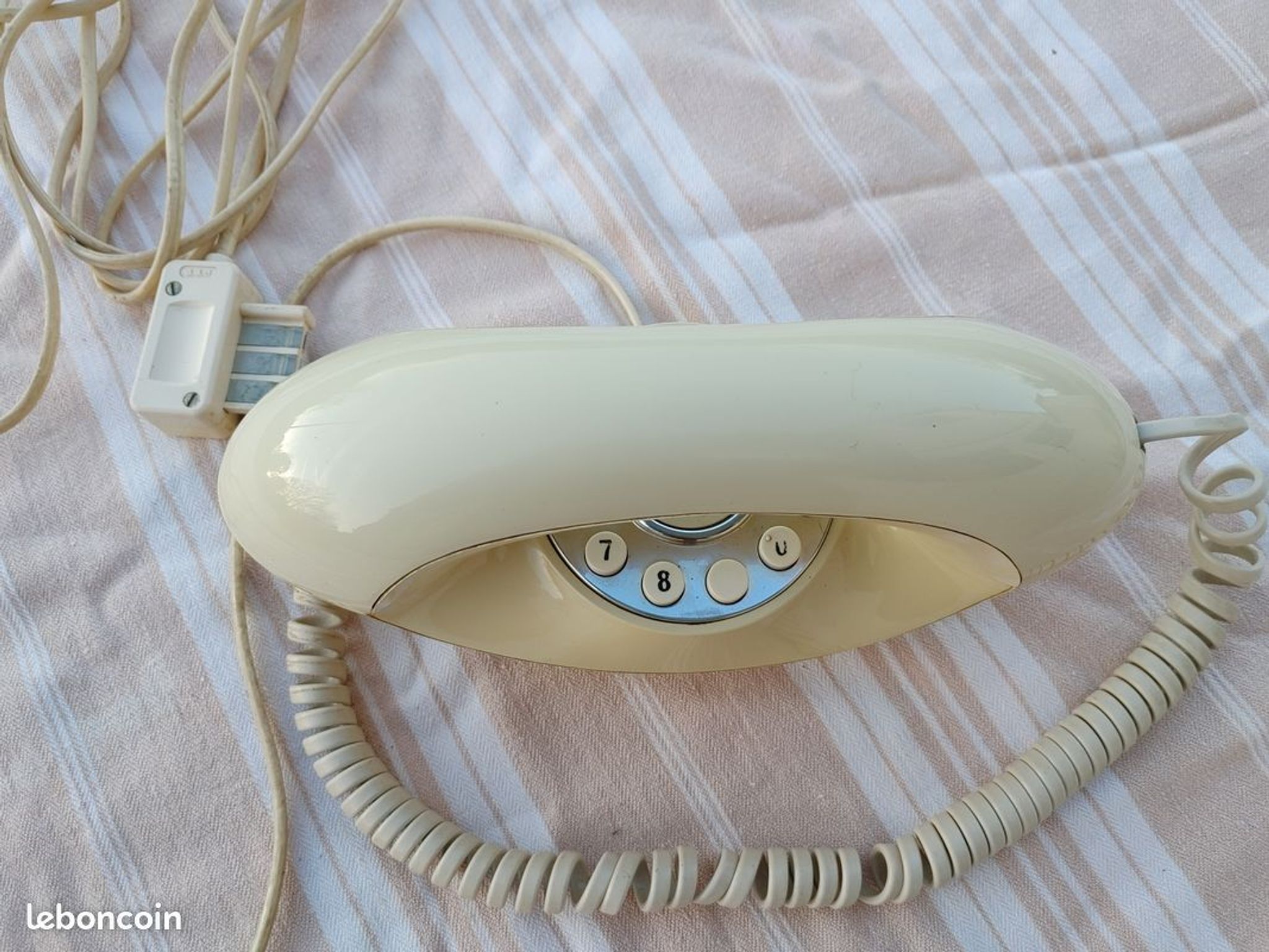 Futuristic Lady HPF vintage phone from the 80s