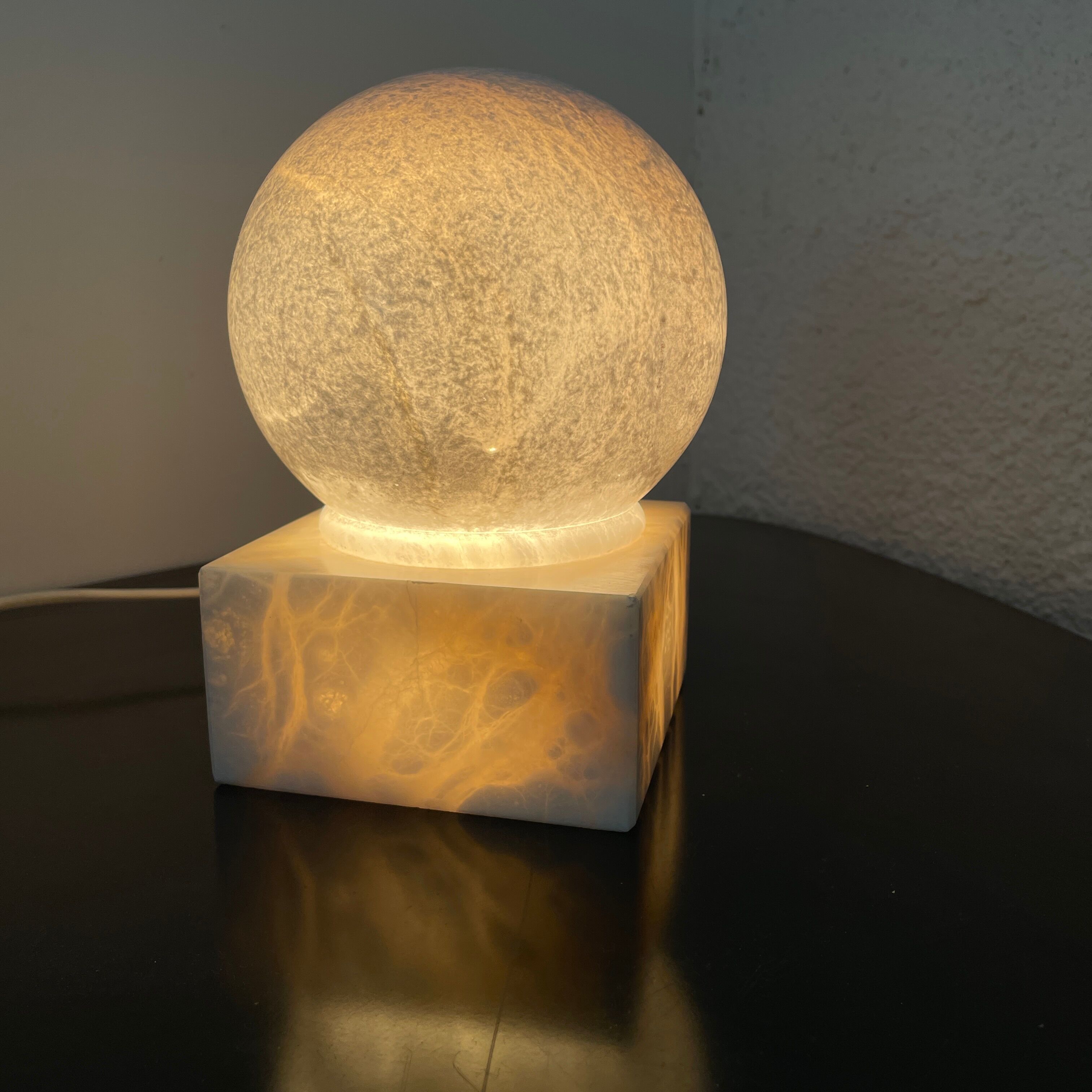 Marbled ball lamp design 70