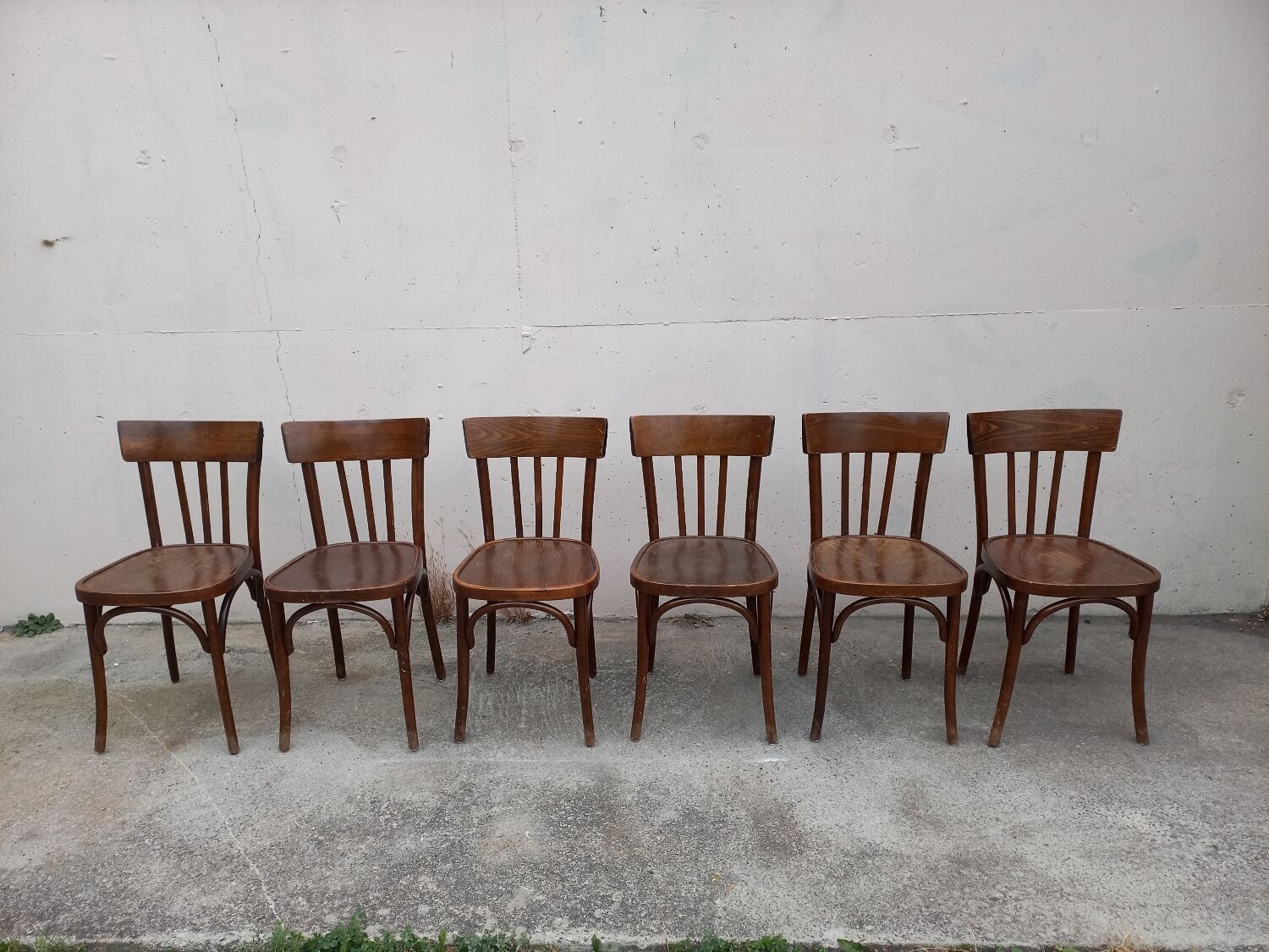 6 bistro chairs