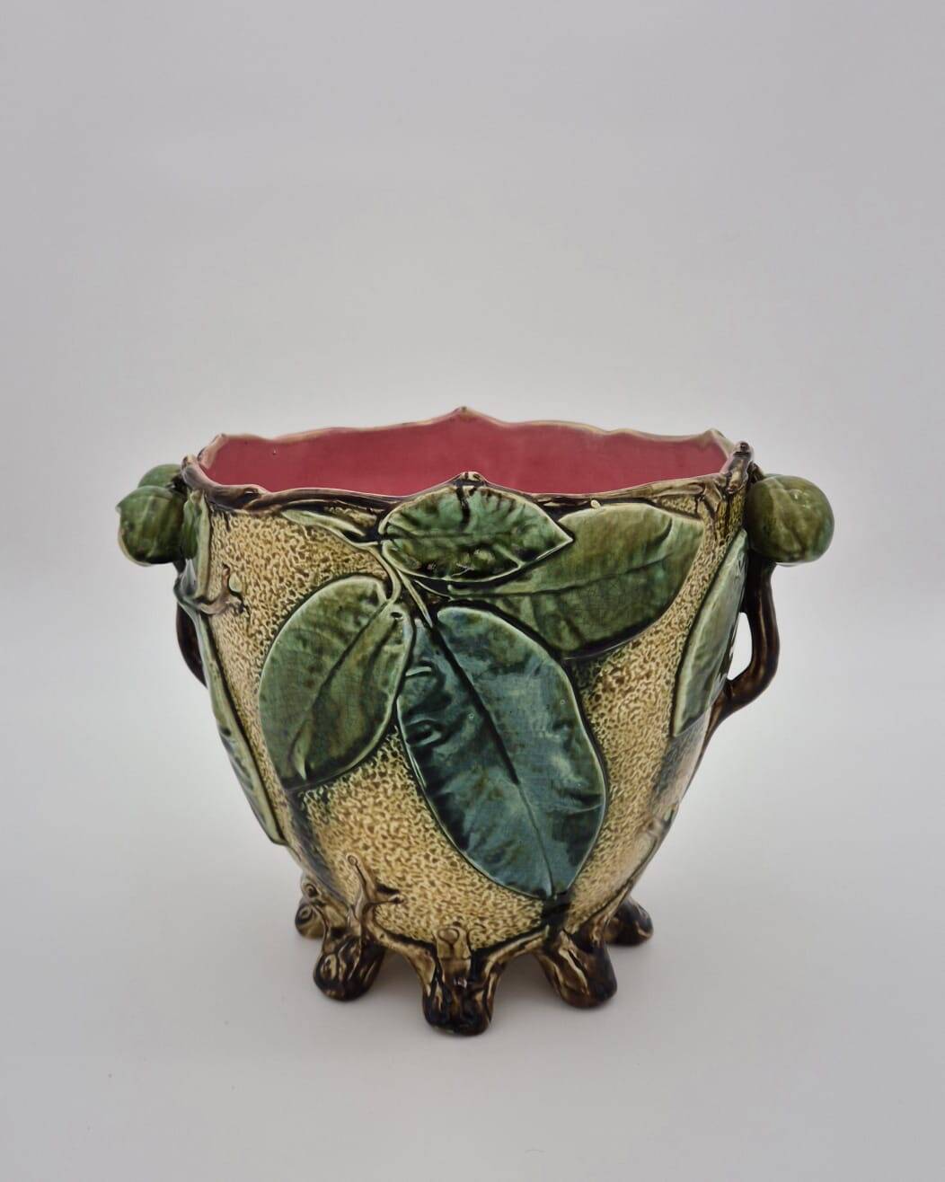 Slip pot cover.