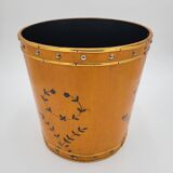 Wooden wastebasket with floral decoration