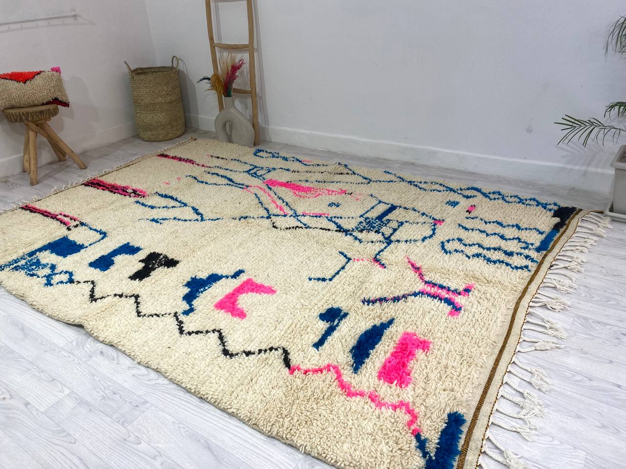 Handcrafted Moroccan Berber rug 200 x 285 CM