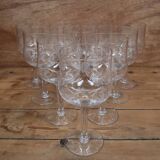 10 anciens verres à vin en verre soufflé et gravés main