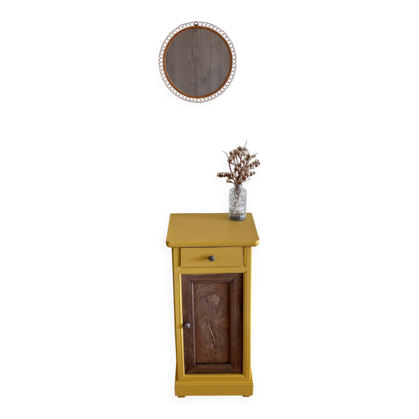Petit meuble d'appoint ancien revisité – bois naturel et jaune moutarde