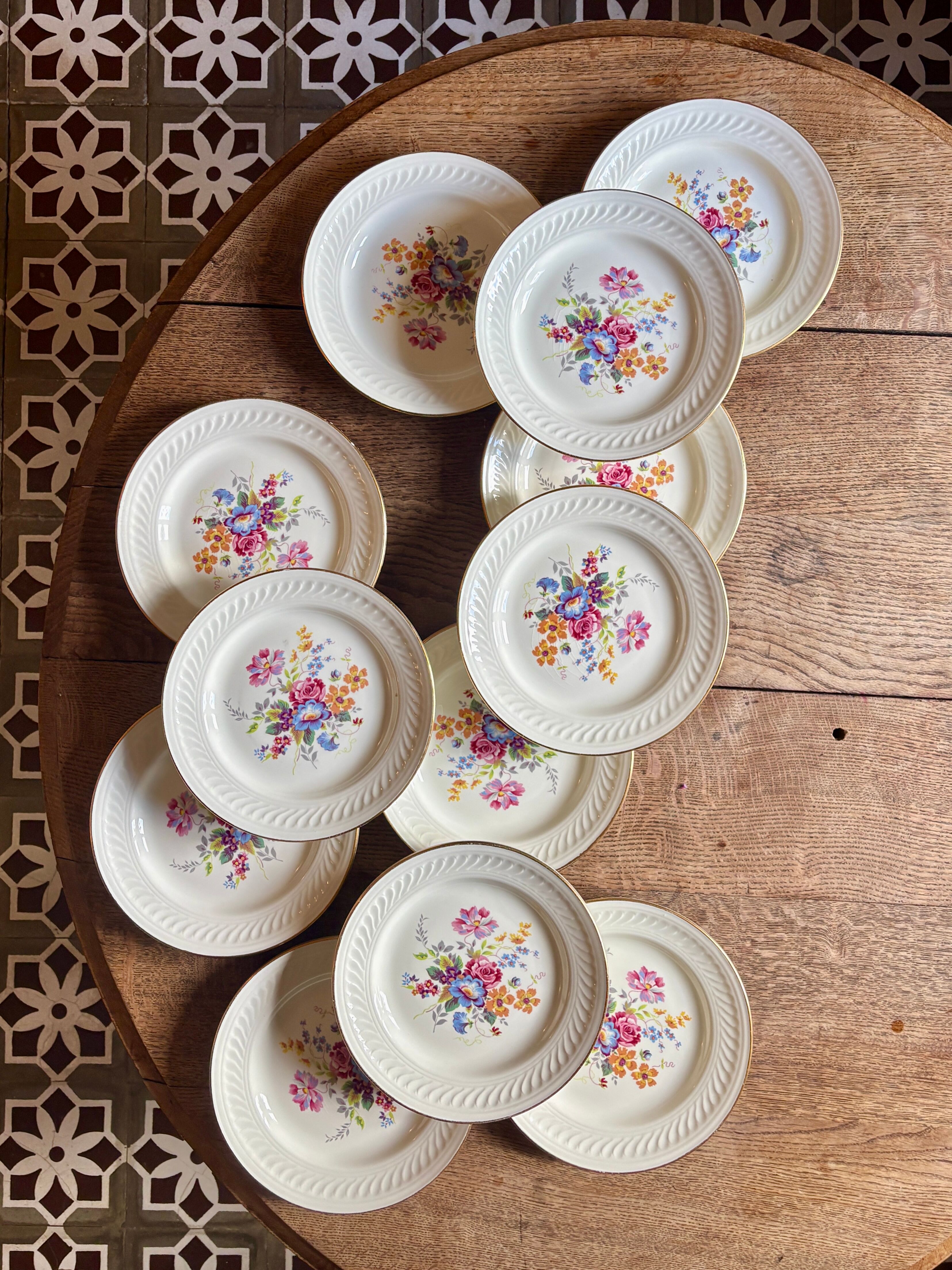 Set of 12 vintage flat plates - Fleurette by Gien