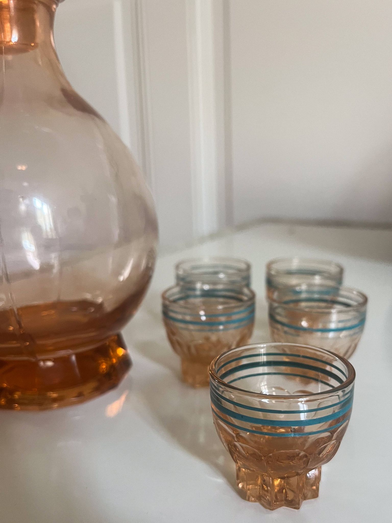 Service carafe and liqueur glass