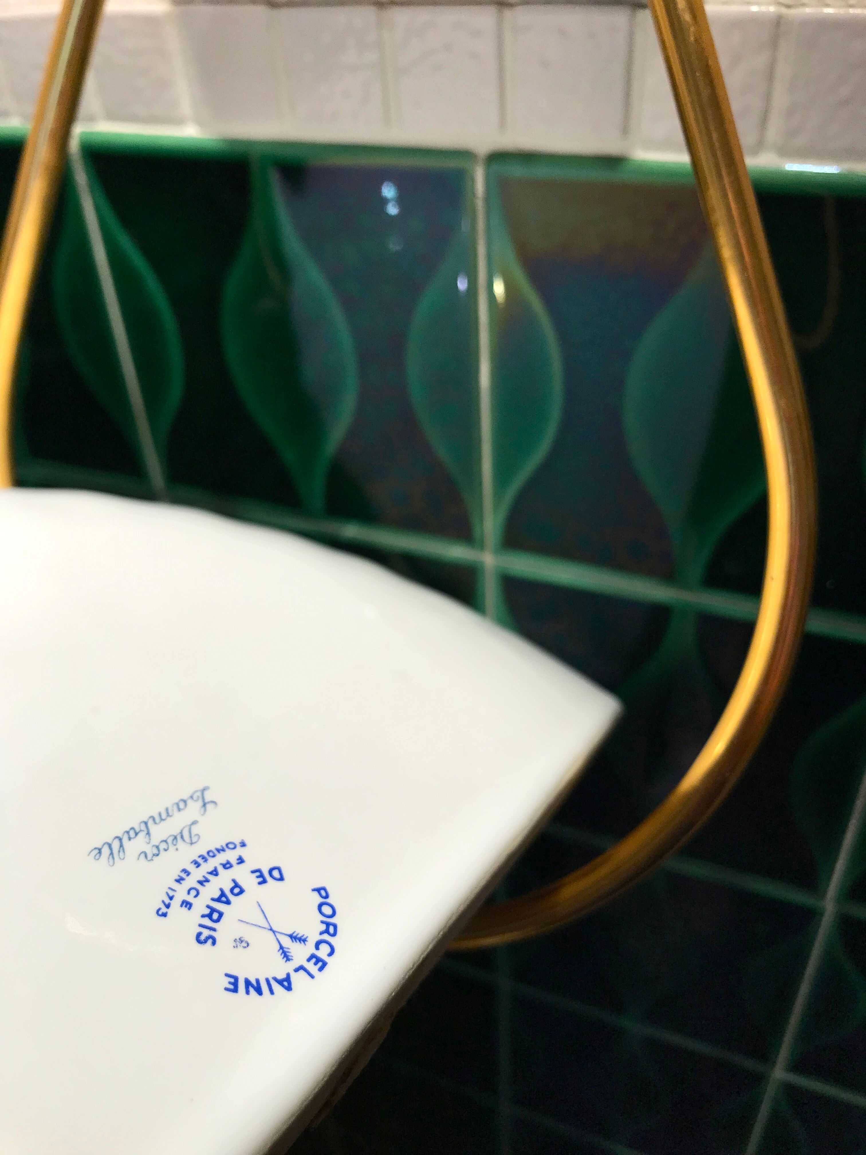 VINTAGE SHELL WASHBASIN SET PORCELAIN OF PARIS SHELVES BASIN AND TOWEL RACK