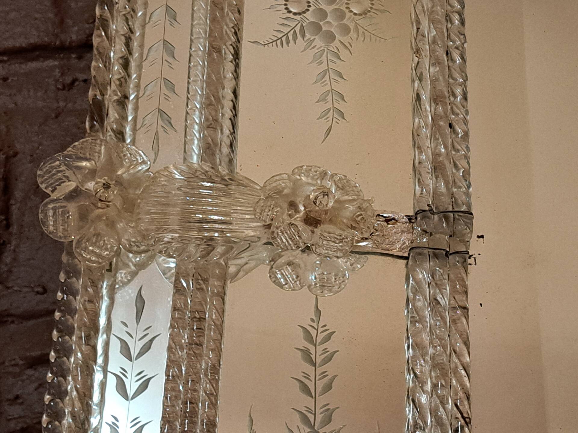 Venetian mirror with Murano glass frame