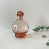 Carafe en verre rose