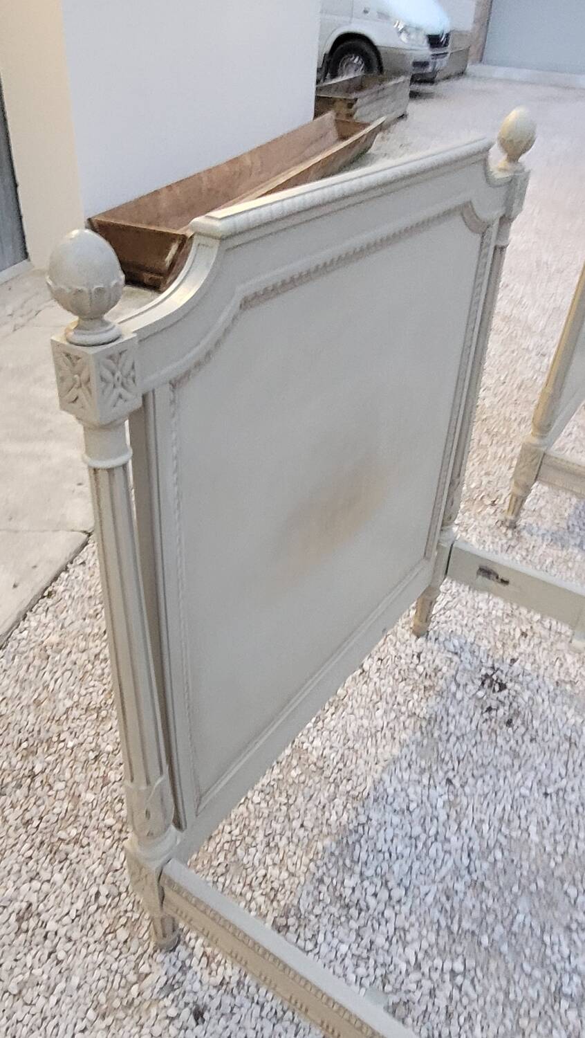 Pair of antique Louis XVI style beds with patina - 1900s