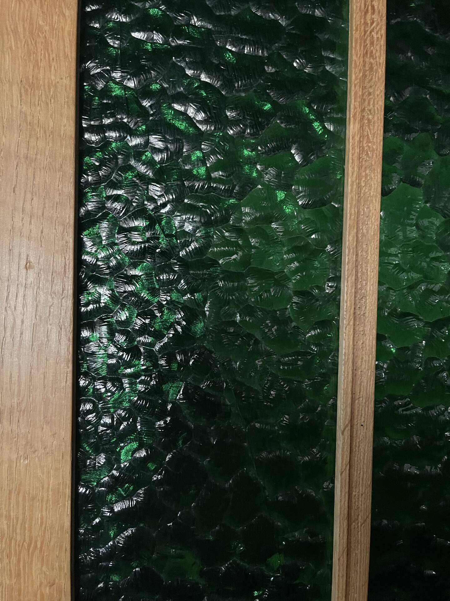 Art Deco wardrobe in oak and green cathedral glass - 1930s