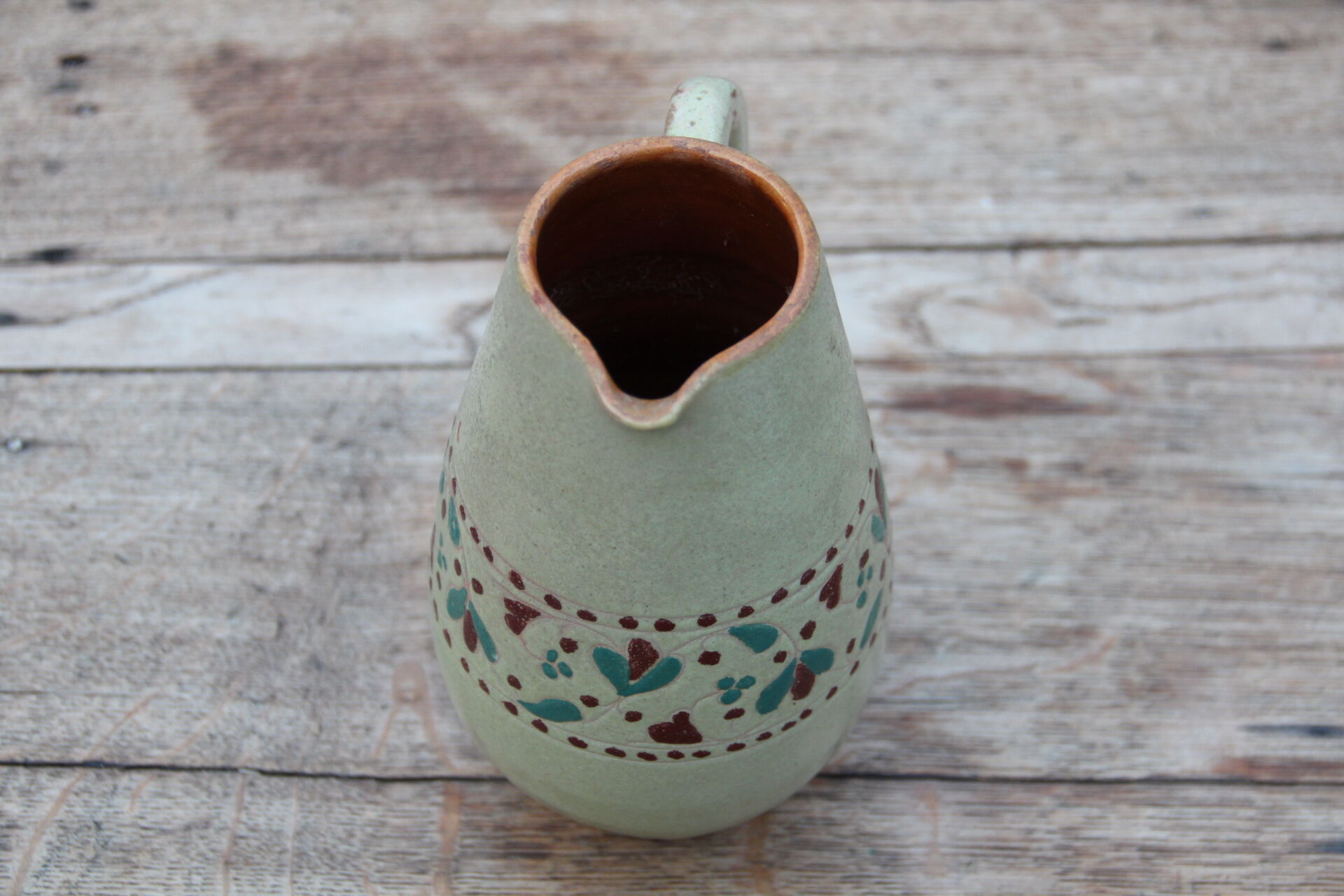 Vernified sandstone pitcher