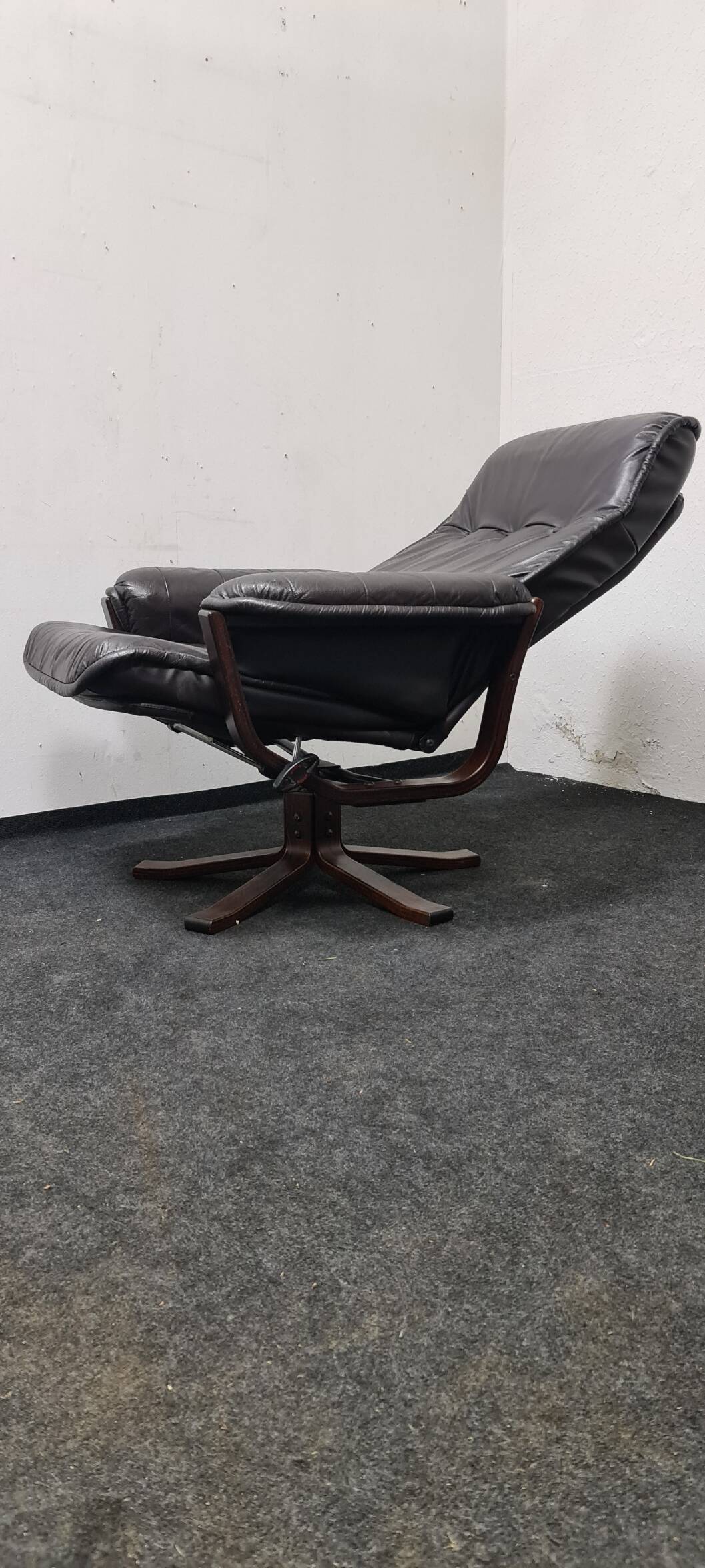 Vintage leather reclining swivel chair