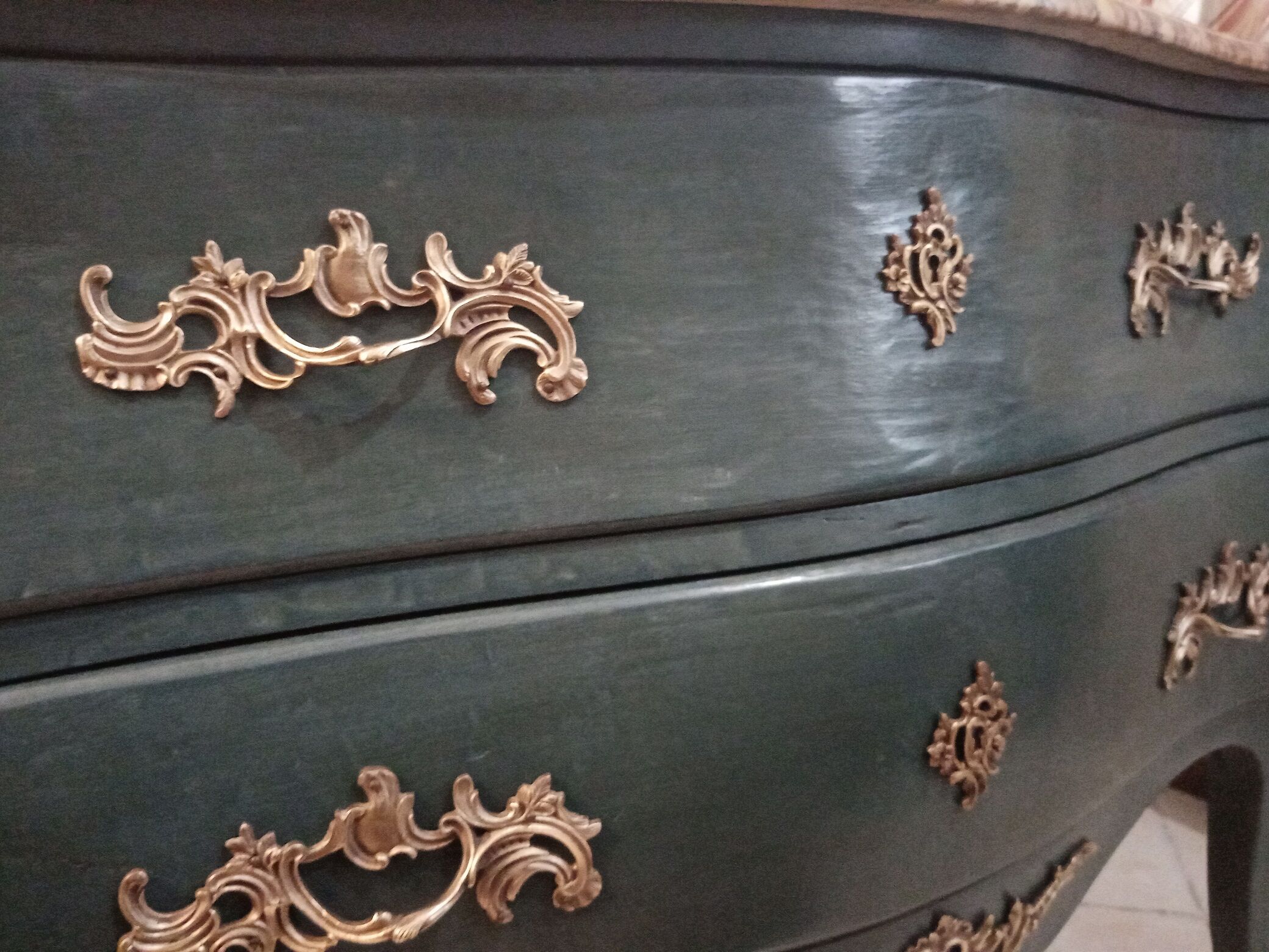 Louis XV curved dresser 2 drawers