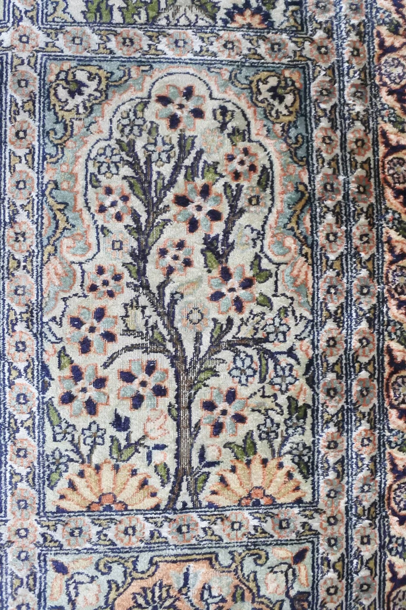 Silk cashmere carpet 143x79cm