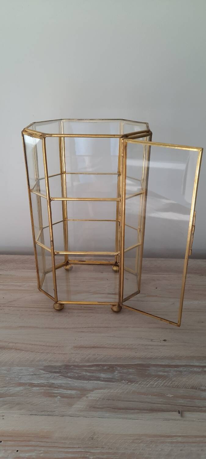 Vitrine verre et laiton