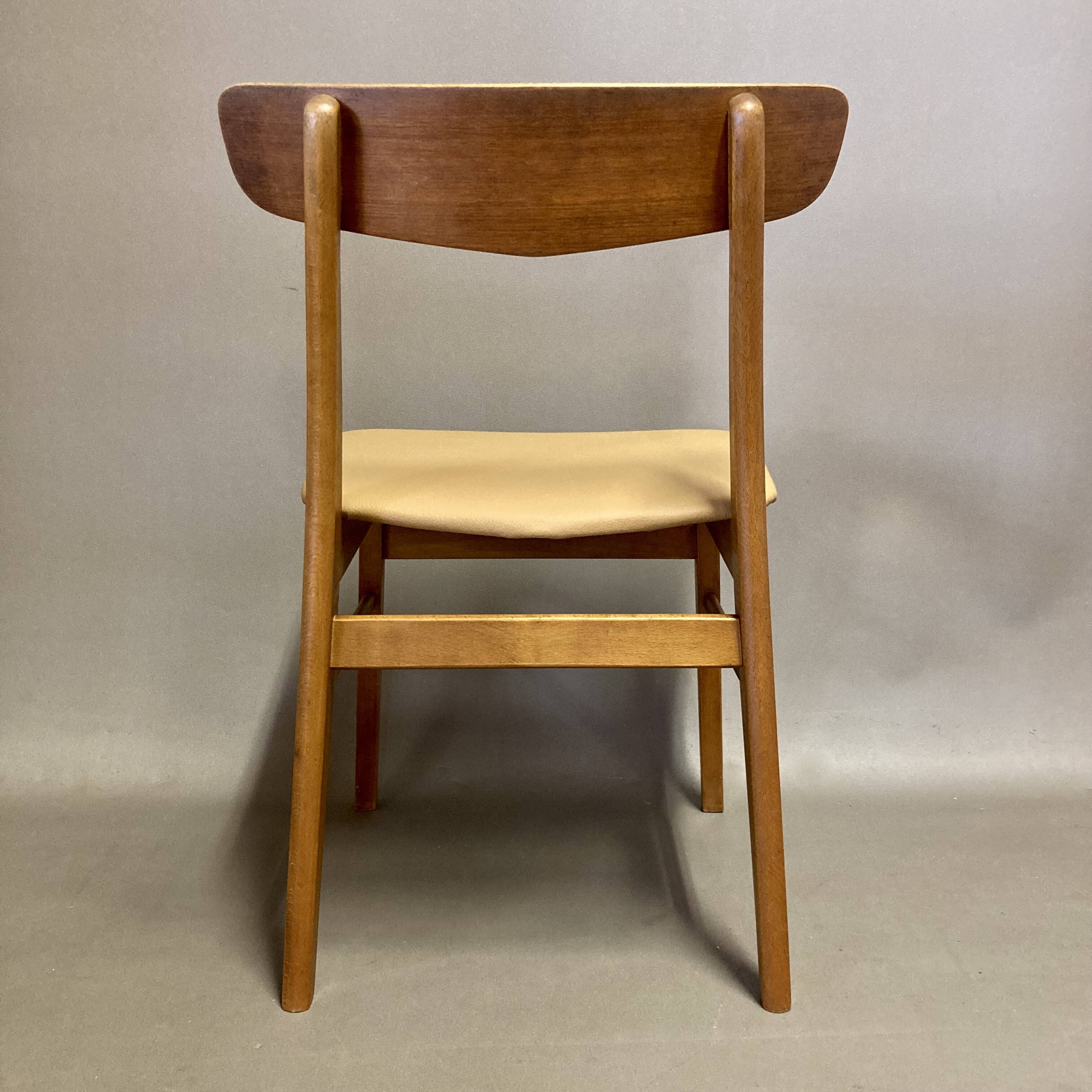 Suite de 4 chaises "Design Scandinave" 1950.