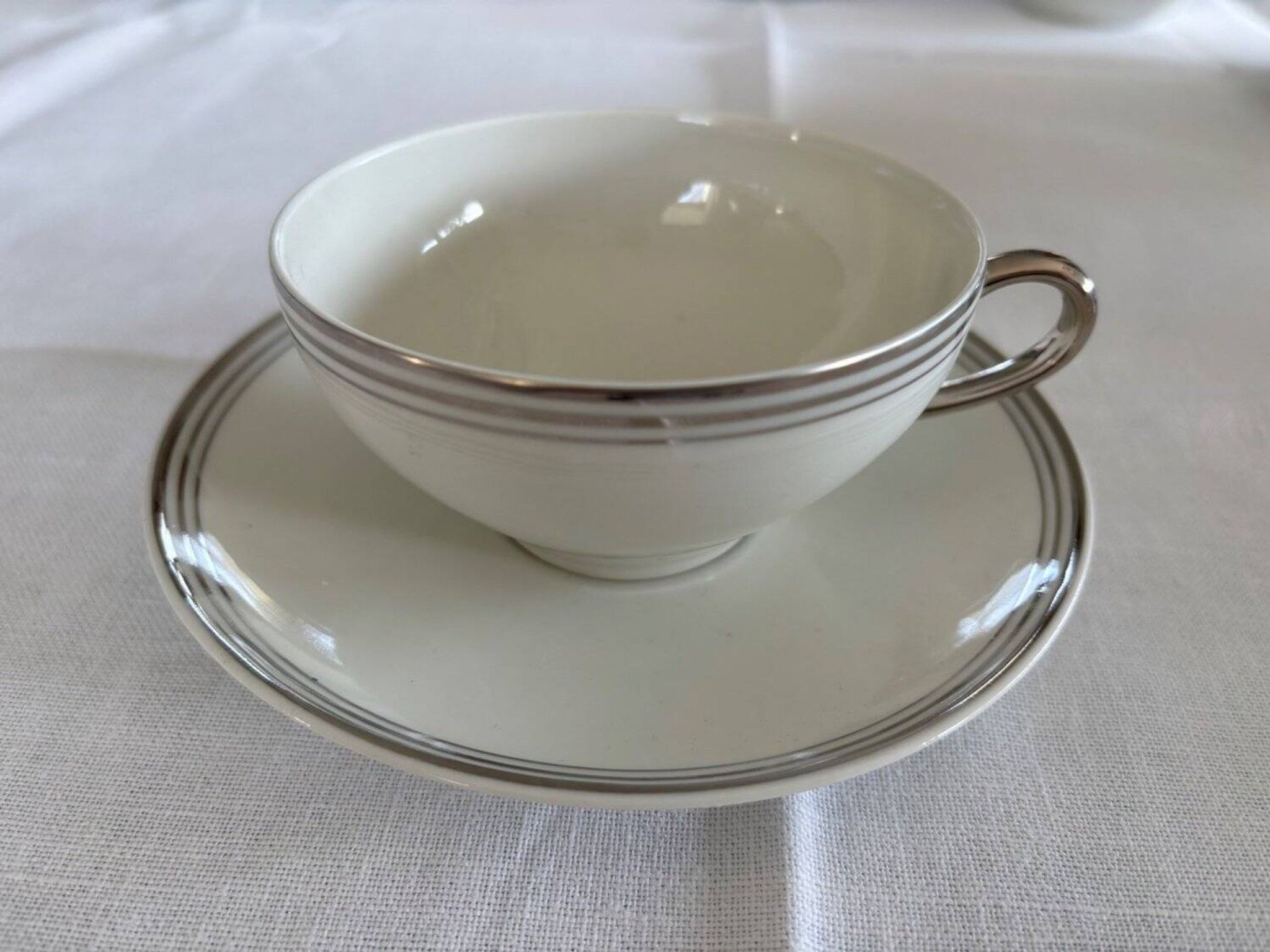 Service à thé en porcelaine Limoges Charles Ahrenfeldt filet argent Belle É