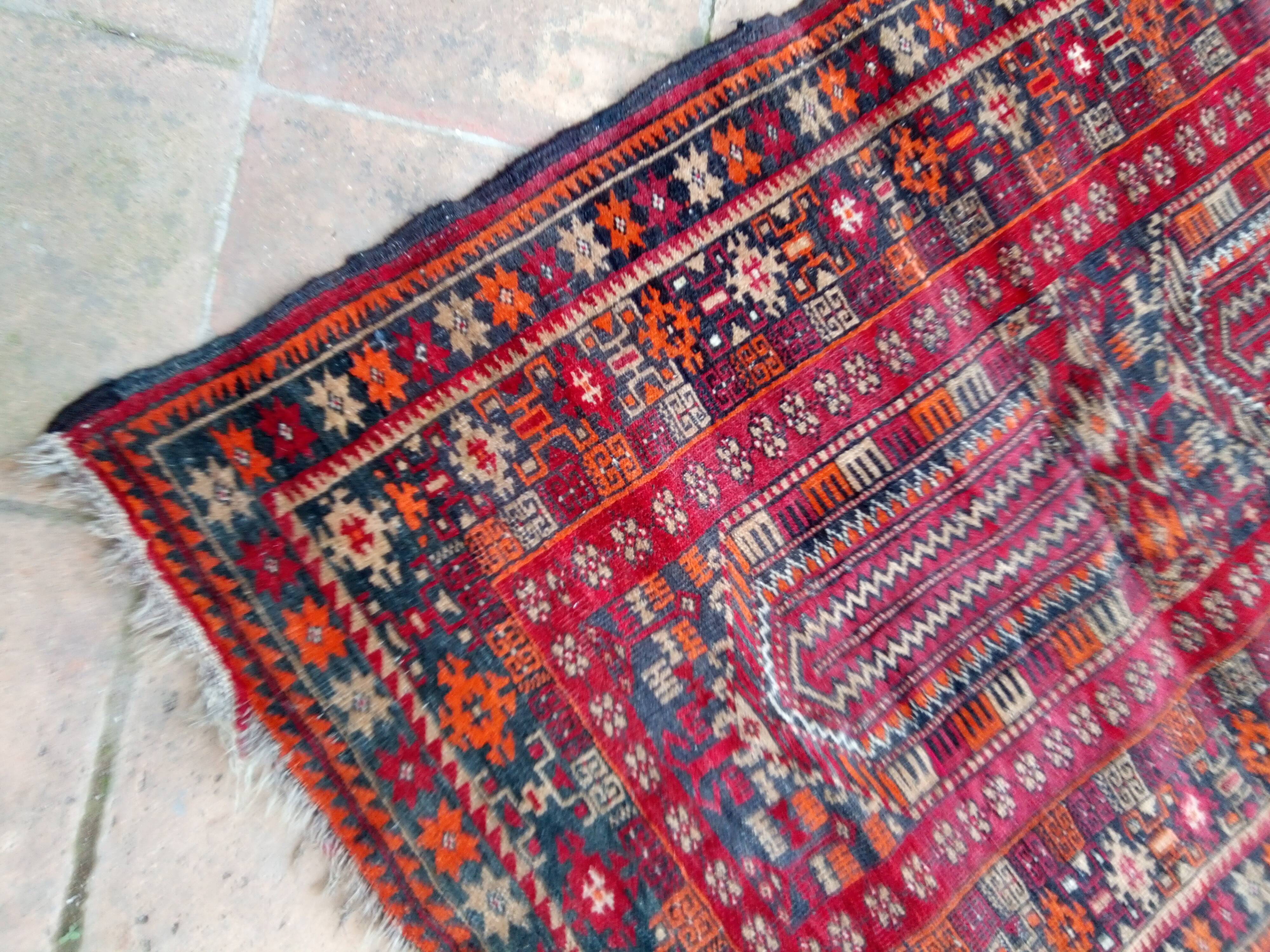 Old oriental prayer rug - 132 x 92cm