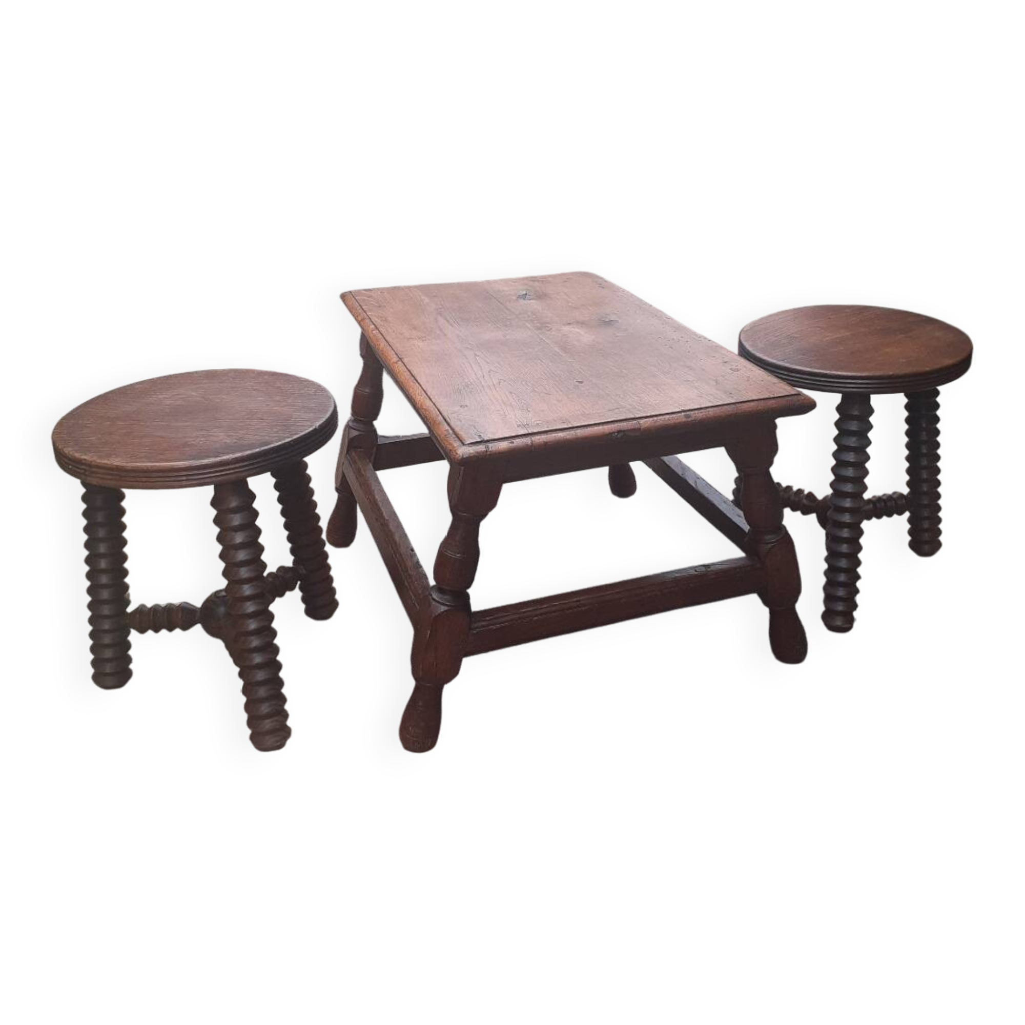 Low table with 2 small stools