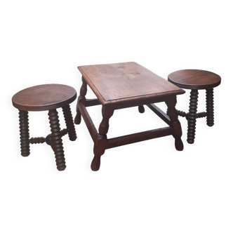 Table bas avec 2 petit tabouret