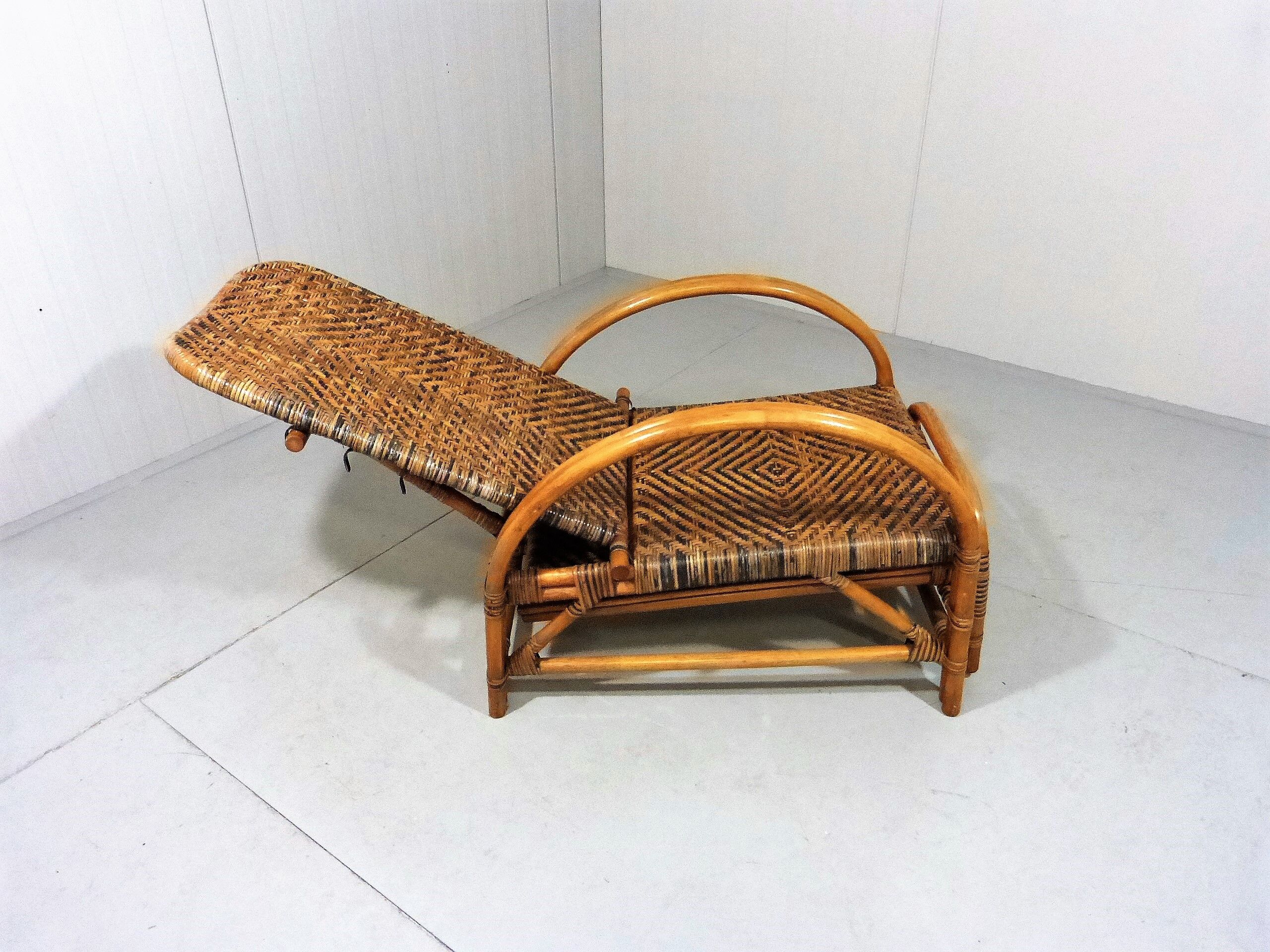 Chaise longue en rotin bicolore du milieu du siècle Années 1960