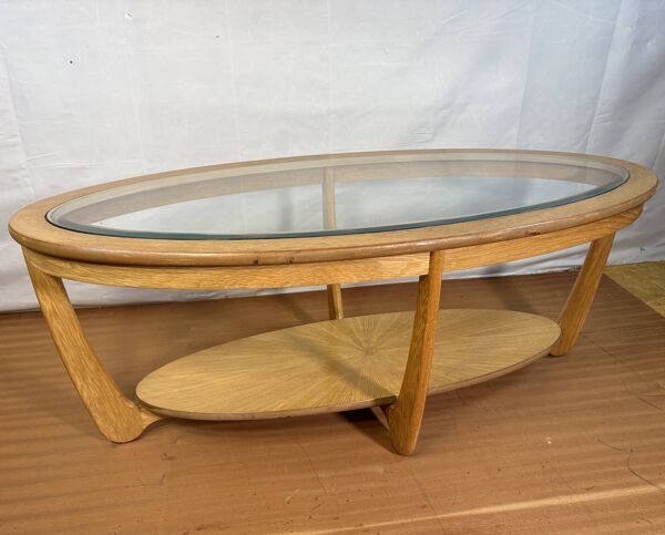 Table basse vintage en chêne de style mi-siècle par Nathan Furniture avec bords.