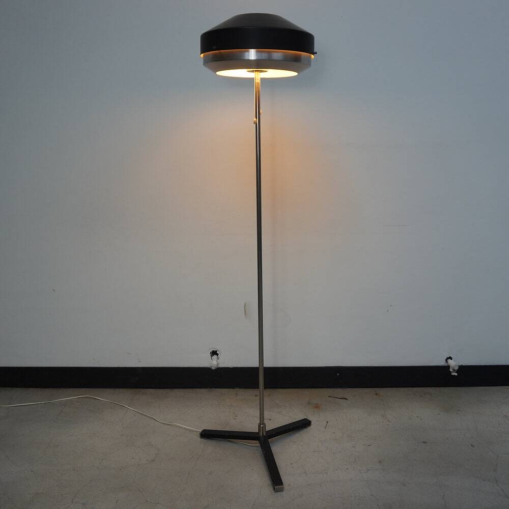 Lampe sur pied modèle 5353 par Willem Hagoort pour Hagoort Rotterdam années 1960.