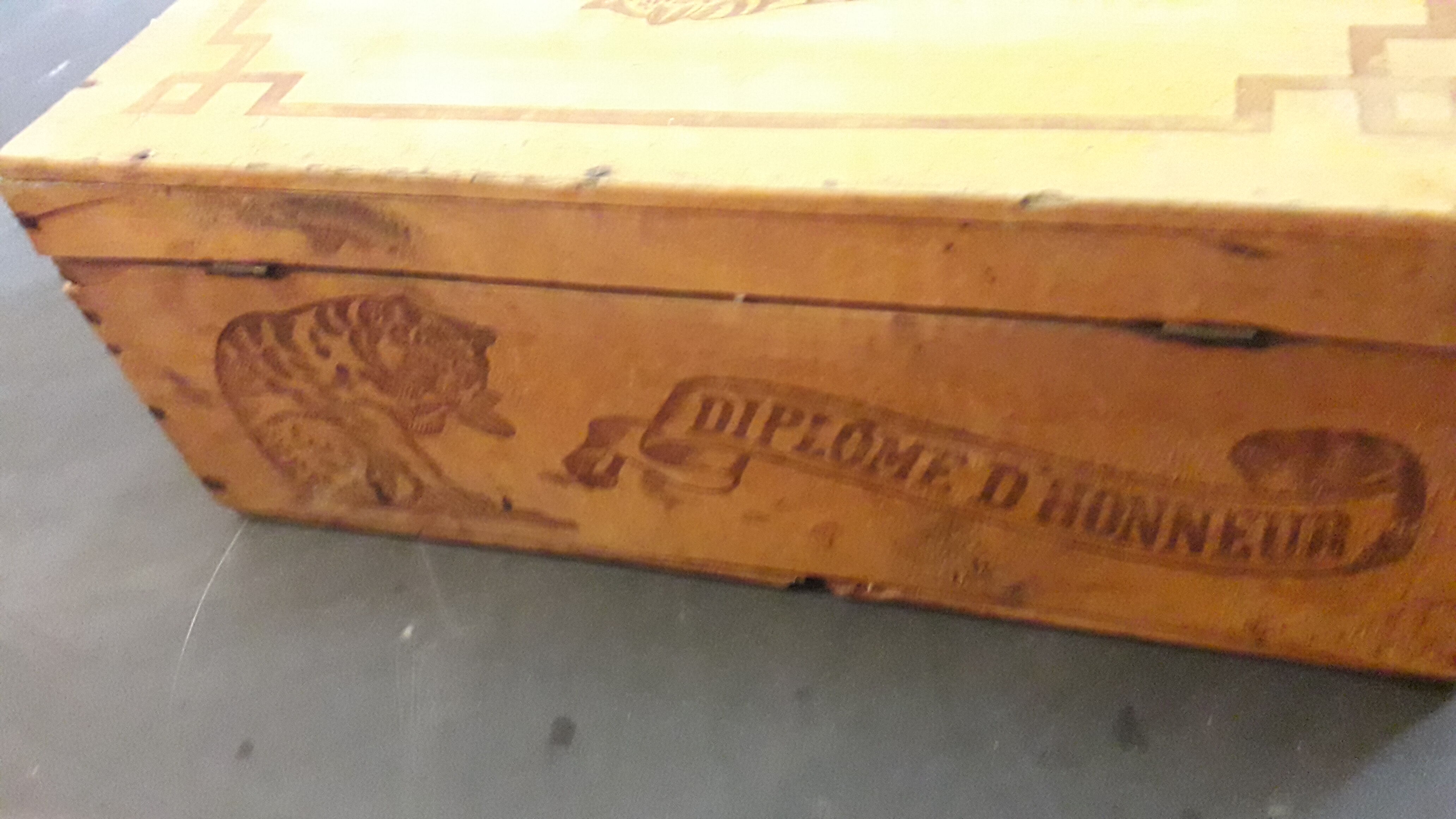 Wood box starch to cat 1930