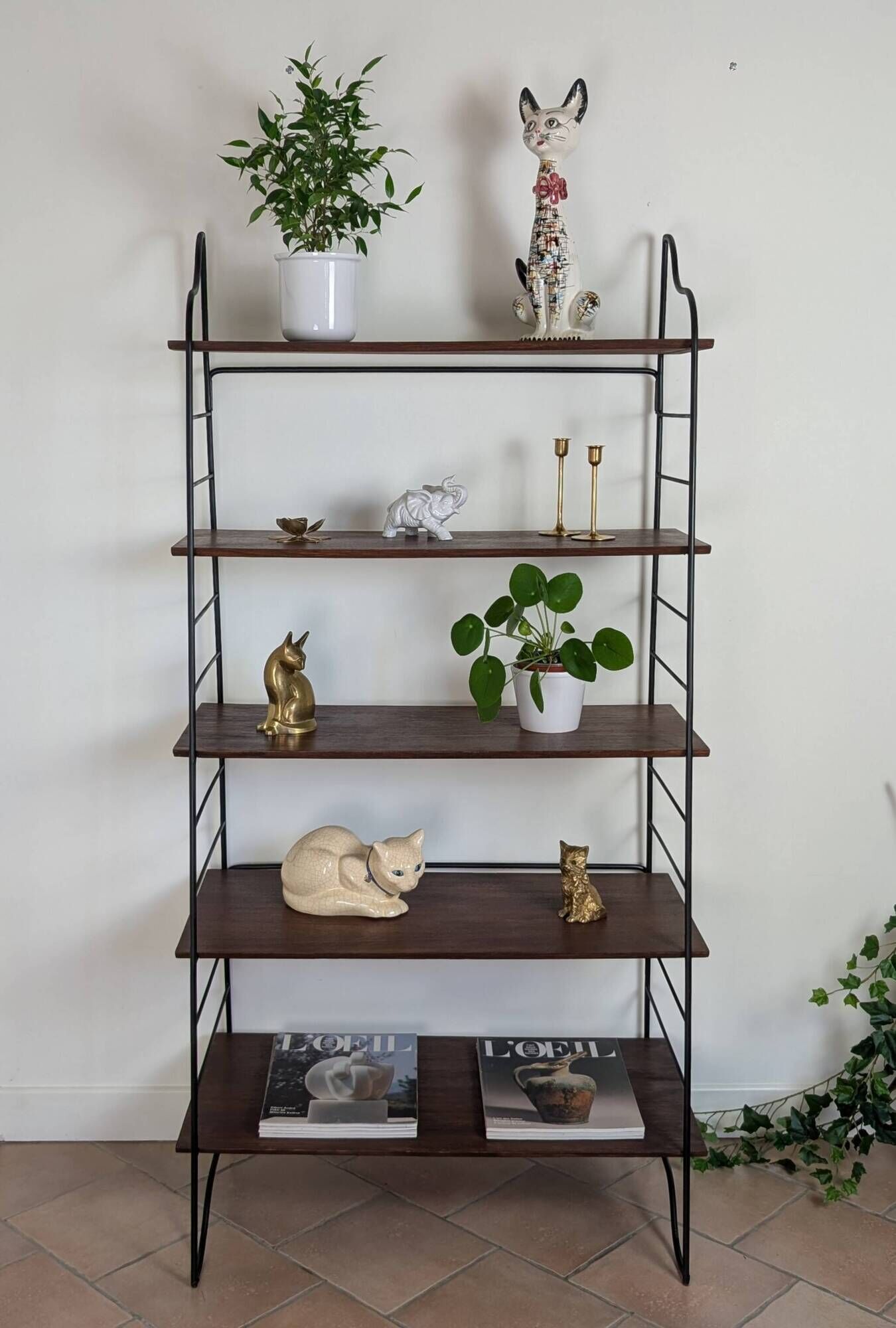 Bookshelf 60'