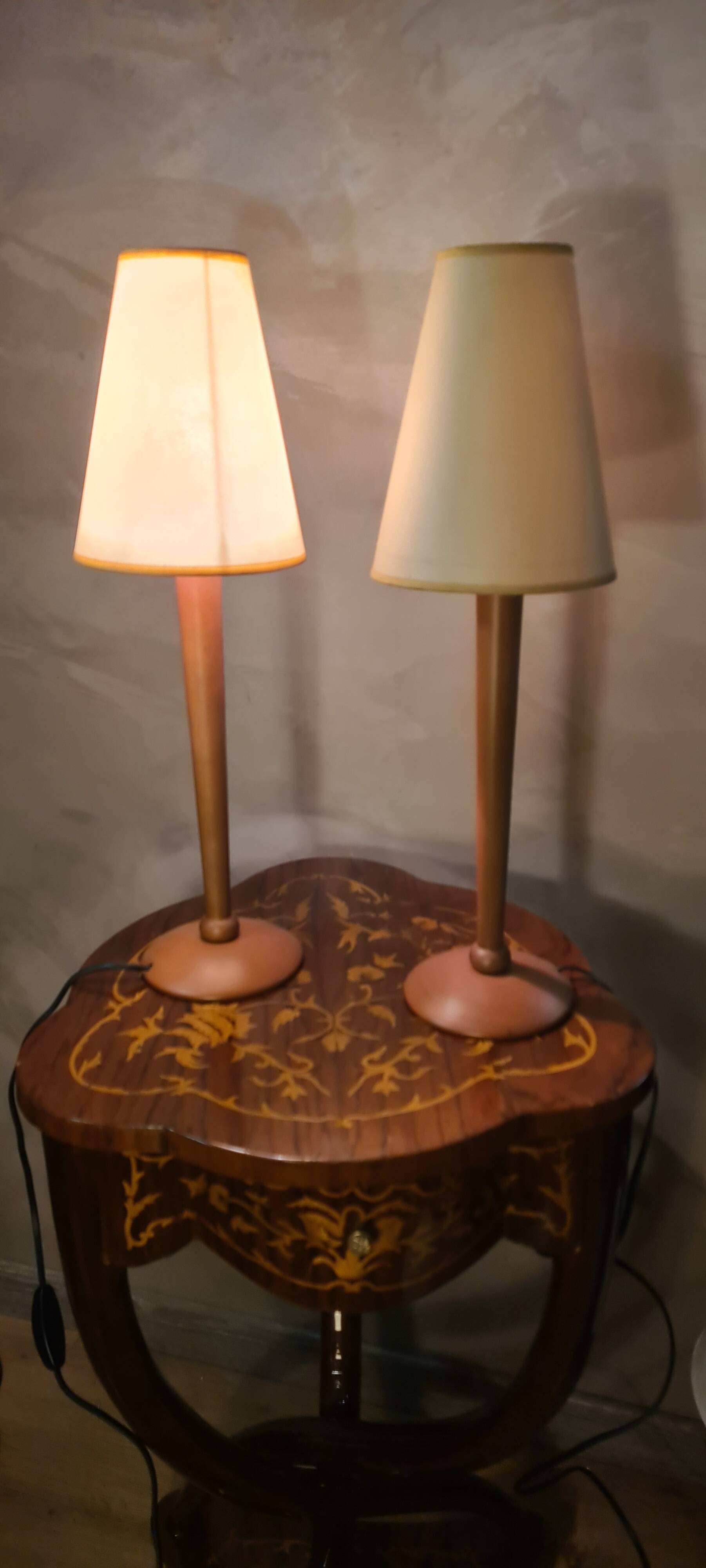 Pair of Scandinavian design bedside lamps in turned wood elec ok 52x15