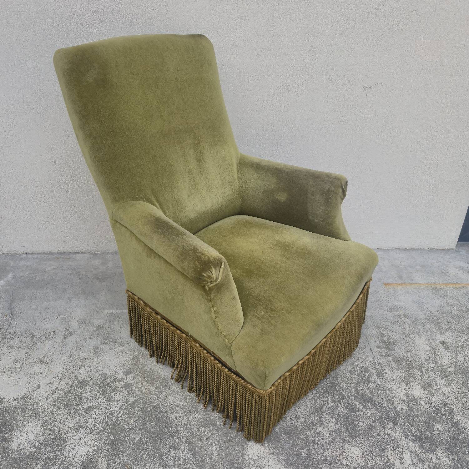 Napoleon III period velvet toad armchair, 19th century