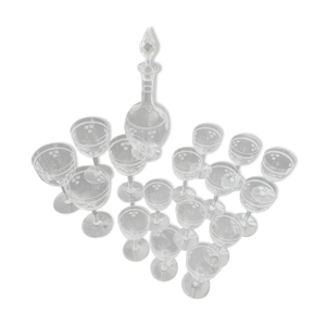 Verres et carafe en verre