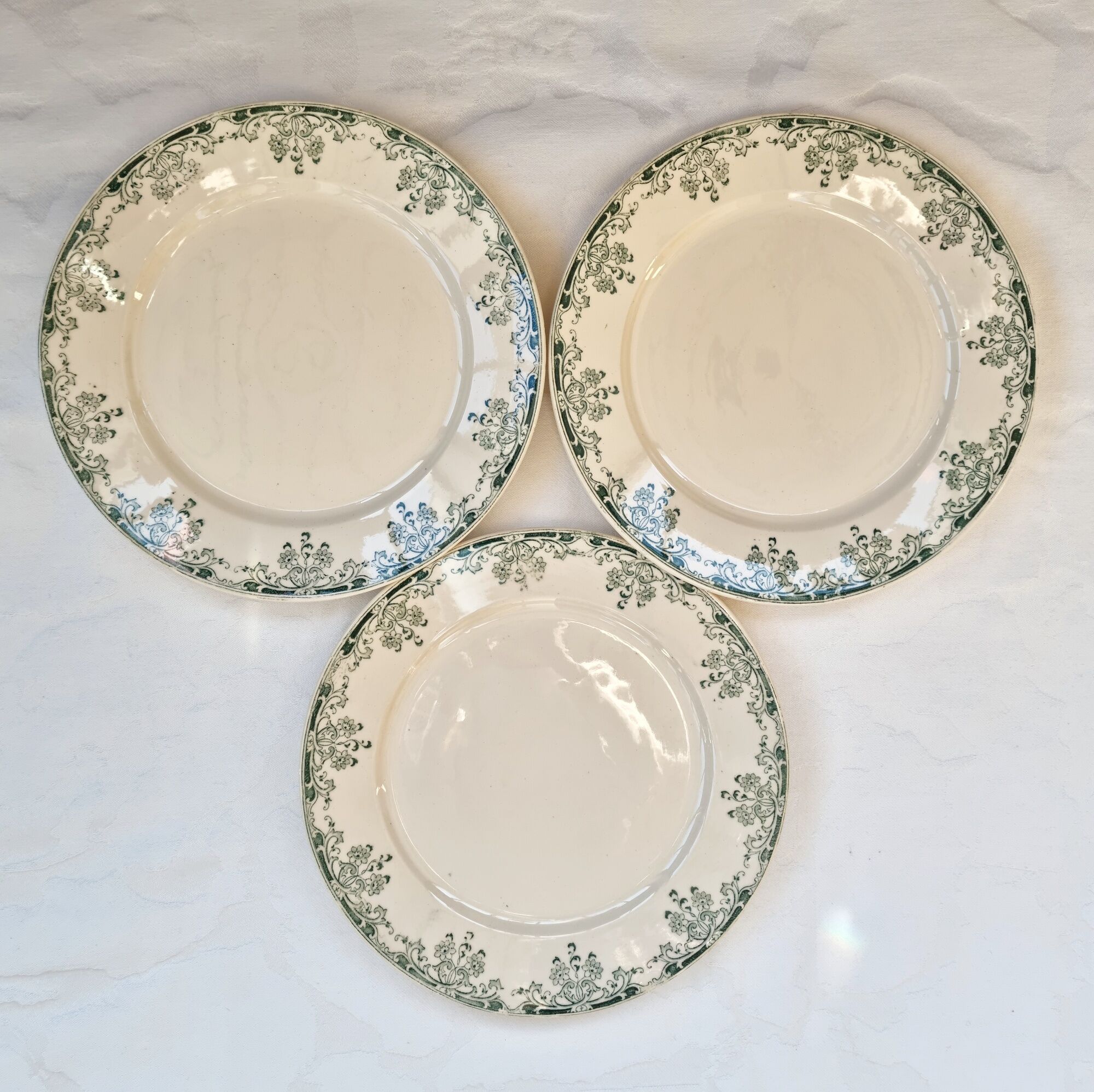Set of 3 plates earth of iron Mignon de U & Sarreguemines