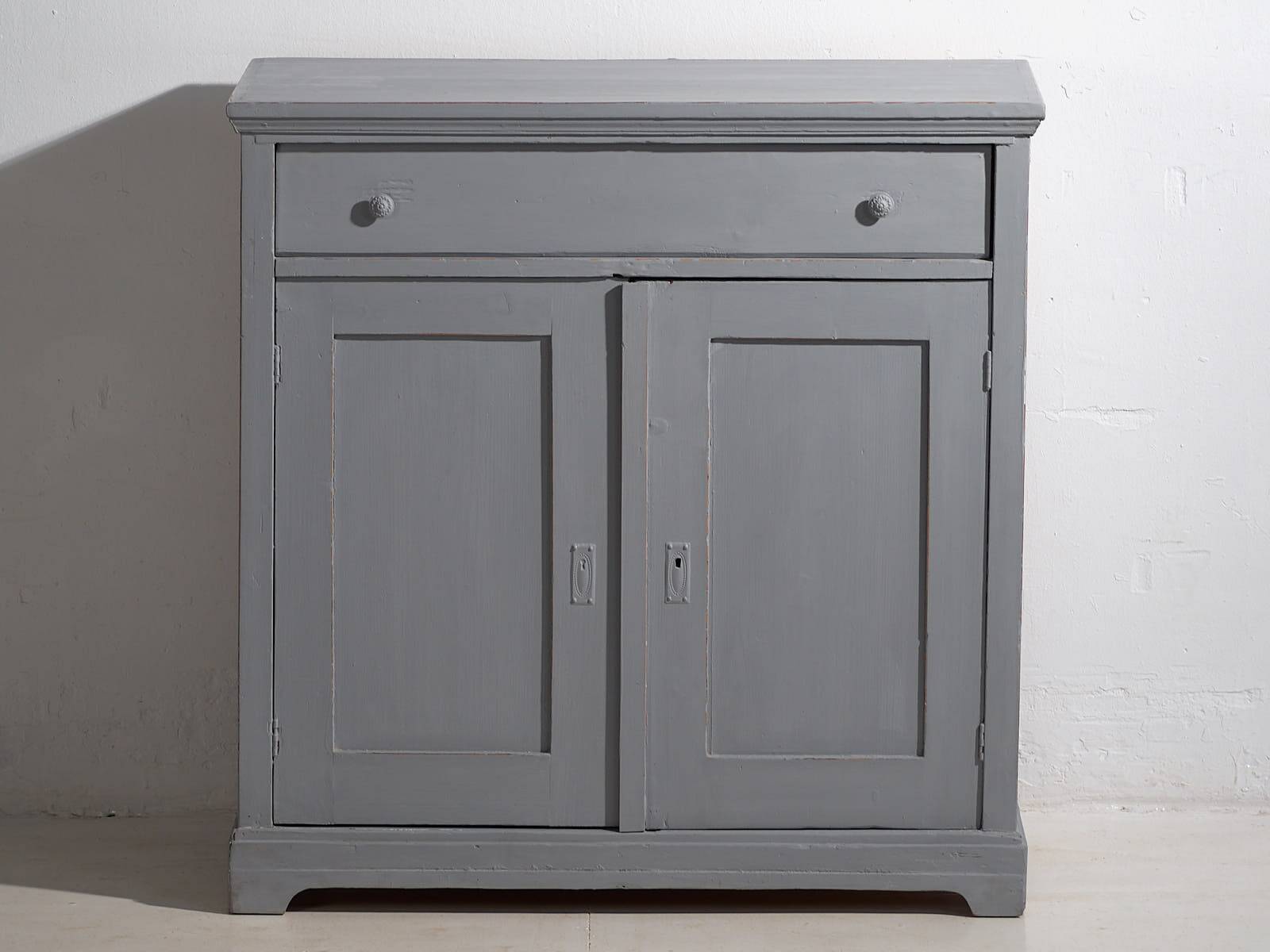 Small antique two-door chest of drawers (circa 1920) #14