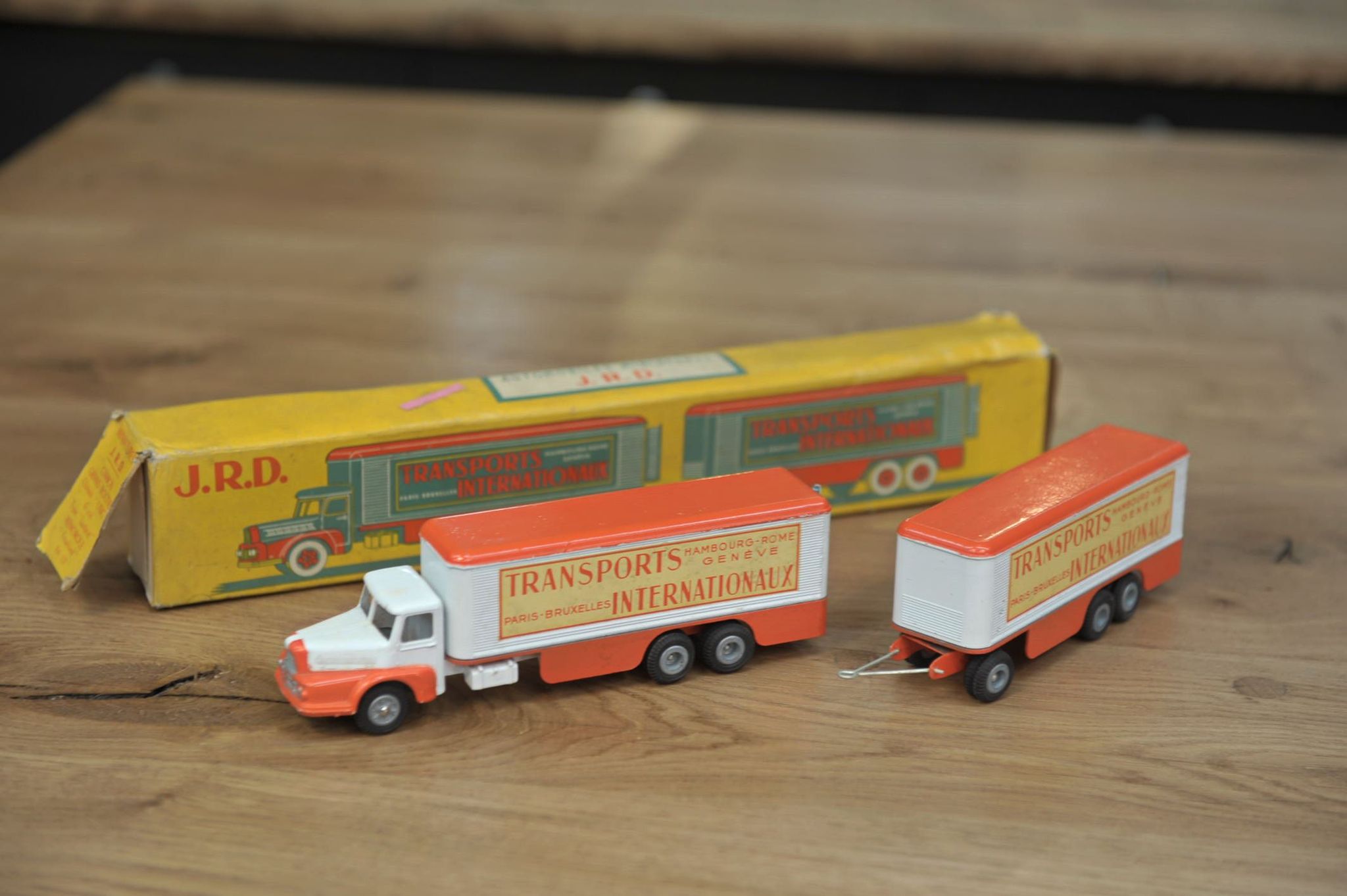 Old metal toy jrd trailer truck international transport