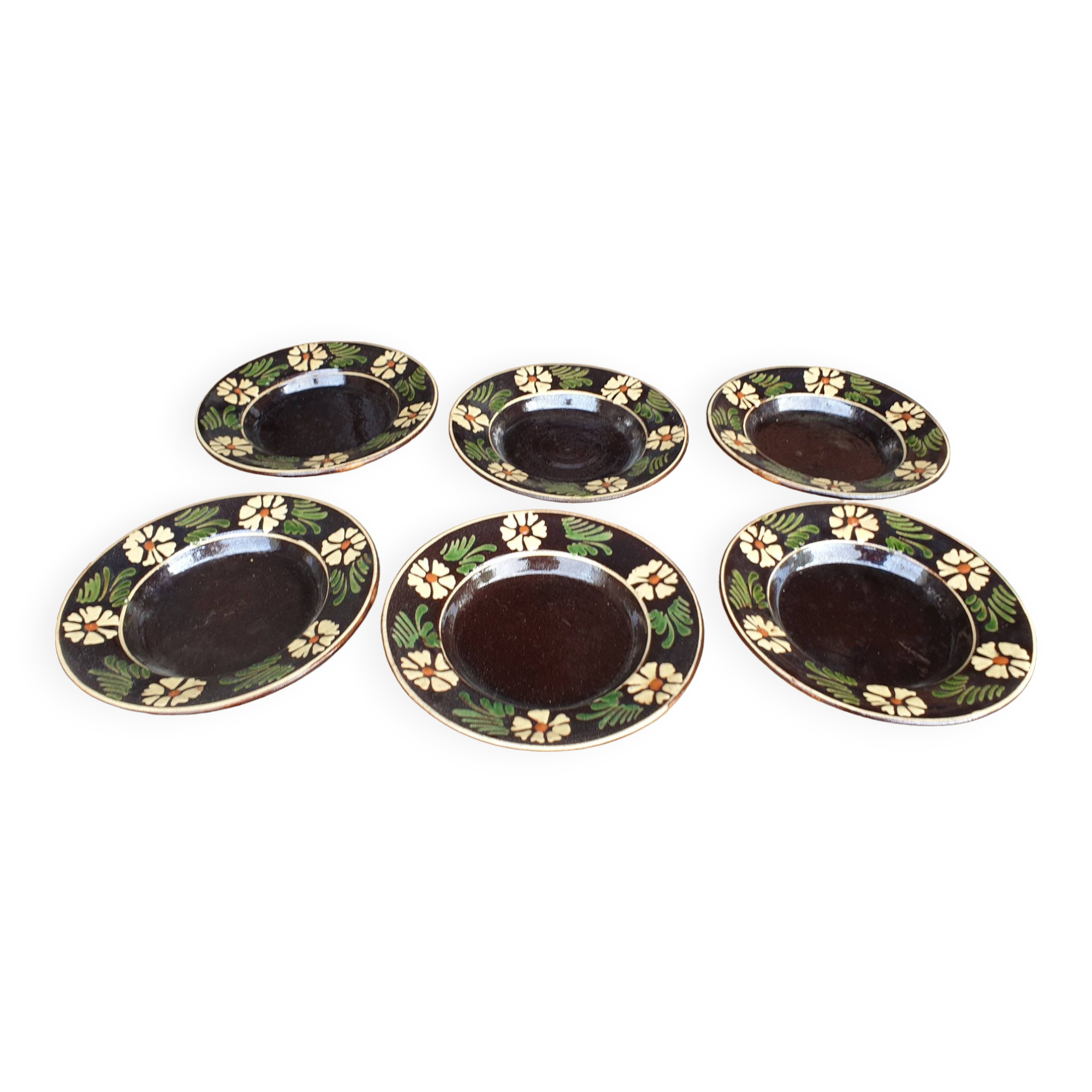 6 glazed terracotta plates