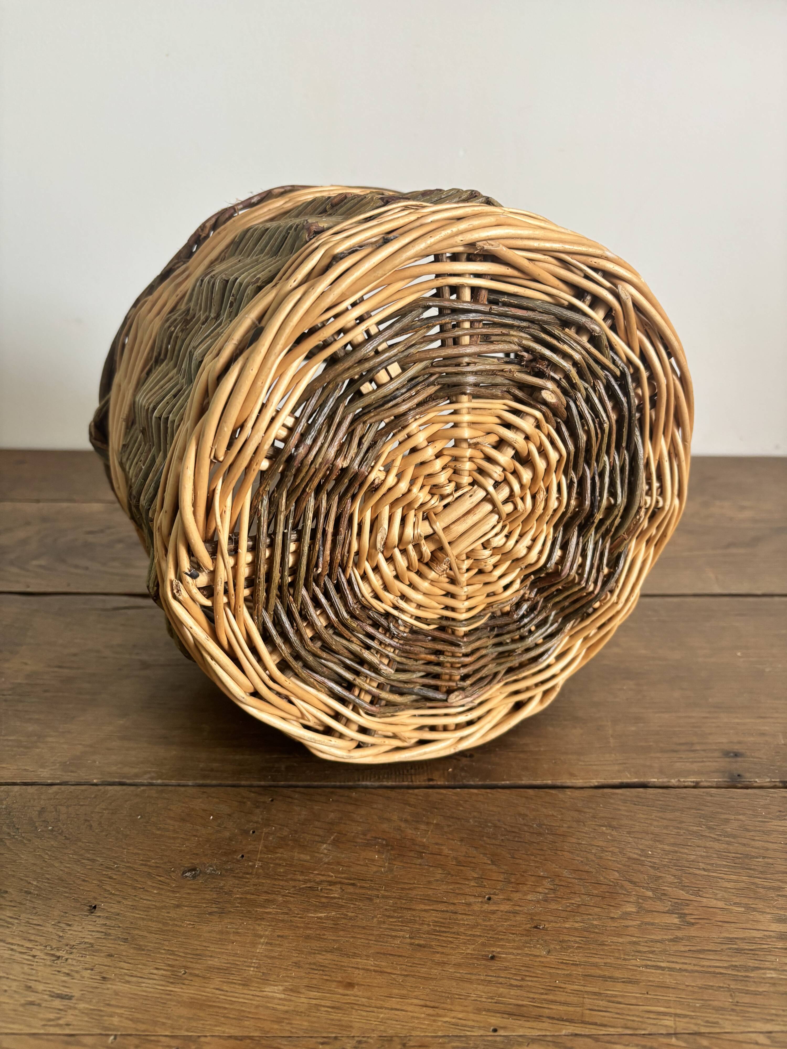 Vintage woven wicker basket, 1950s