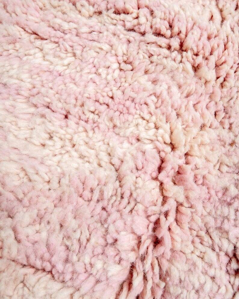 Traditional handwoven Berber rug, size 200 x 300 cm